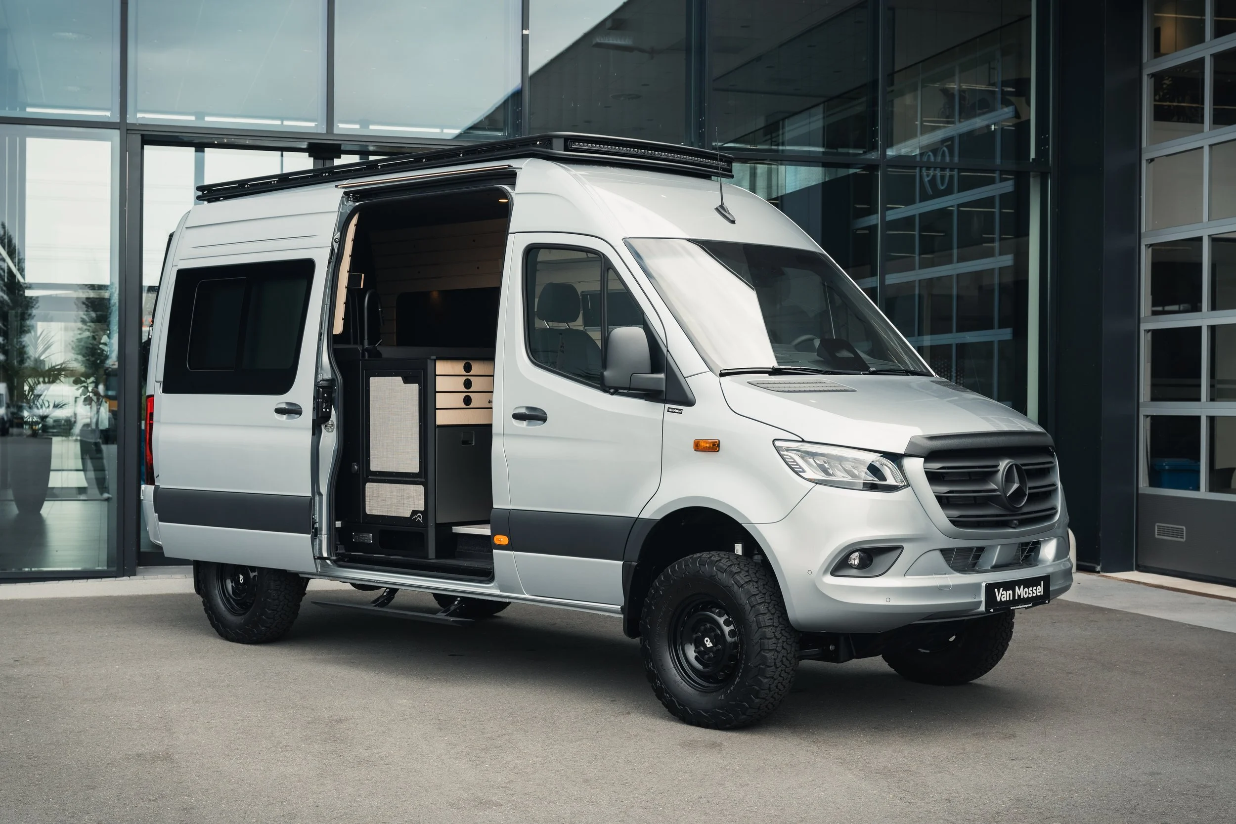 2025-08-18 Overland Campers Van Mossel High Res-11.jpg