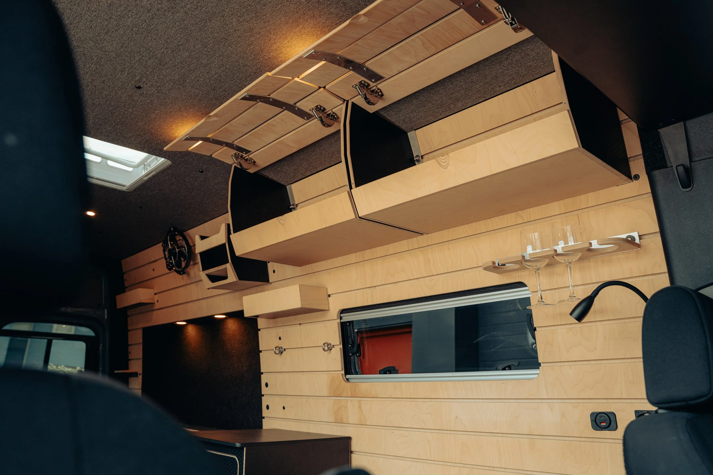 Overland Campers Sprinter (23Q309)-12.jpg