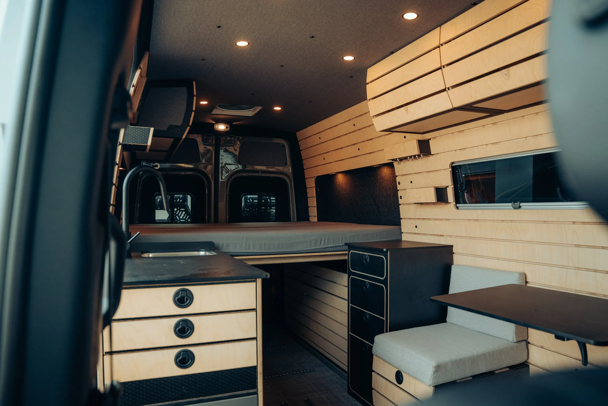Overland Campers Sprinter (24Q433)-9.jpg