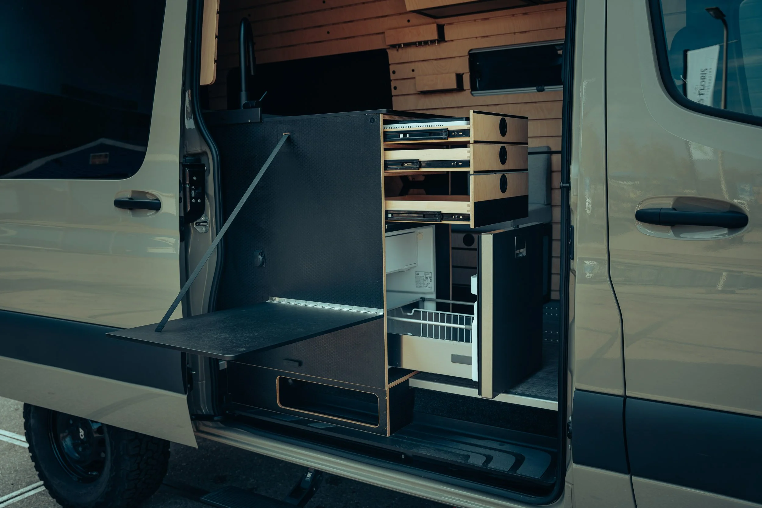 Overland Campers Sprinter (24Q433)-8.jpg