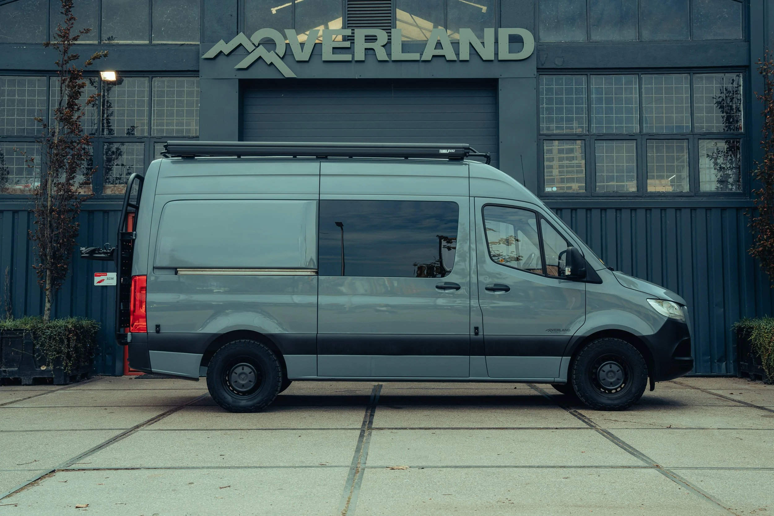 Overland Campers Sprinter (23Q309)-3.jpg