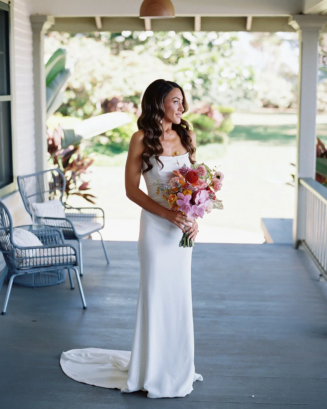 Getting ready moments with Emily and Brandon...the calm, the excitement, and all the love before &ldquo;I do.&rdquo; 🤍✨ ⁠
⁠
Planning + Design: @opihilove⁠
Photography: @dmitriandsandra⁠
Videography: @drewwilliamsweddings⁠
Content Creator: @mauisocia