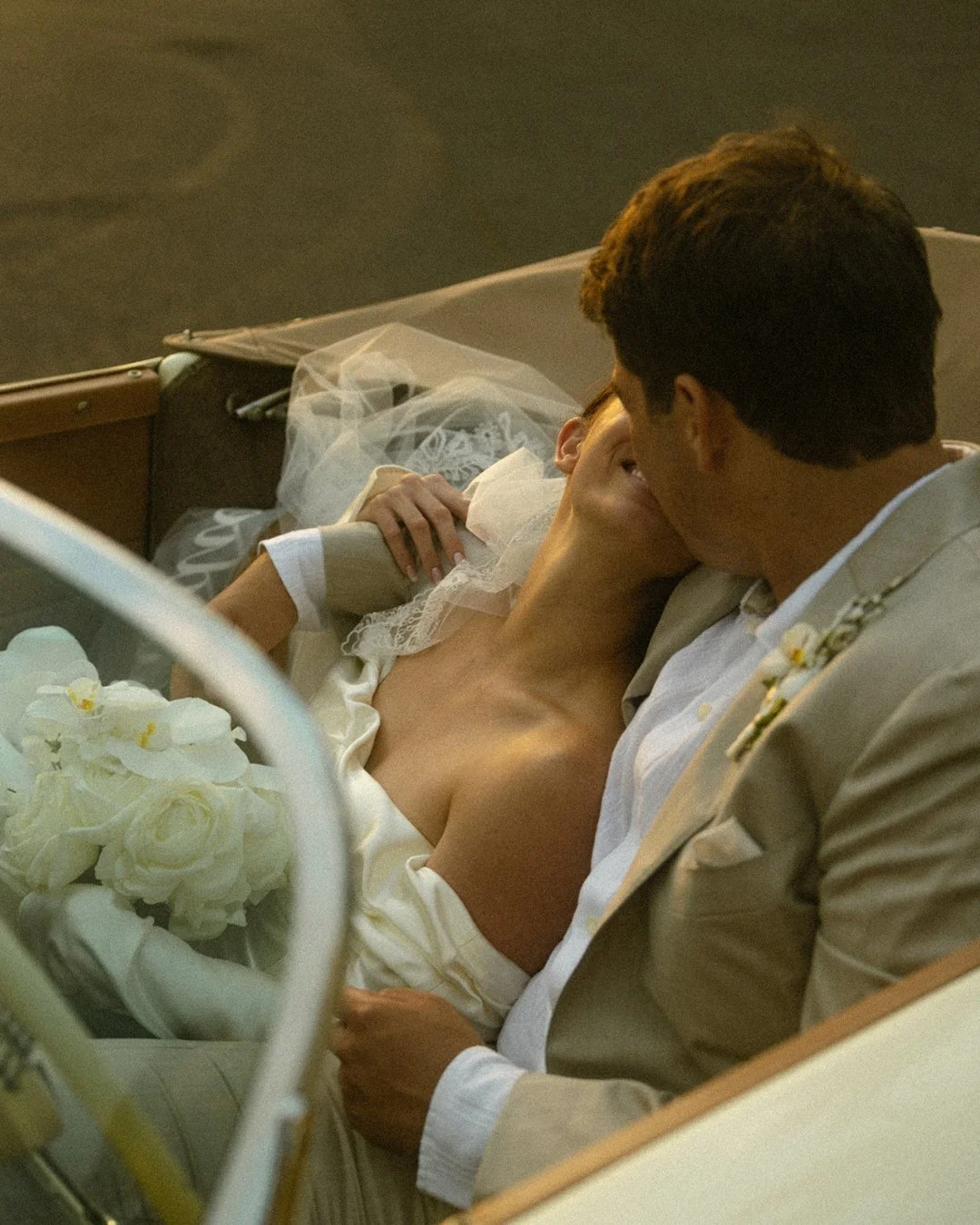 ⁠Dreamy moments to add straight to your wedding mood board ✨⁠
⁠
Venue | @hotelwailea ⁠
MUA | @meiliautumnbeauty ⁠
Photographer | @estherscanon ⁠
Catering | @cuttingedgecatering⁠
Cocktails | @garnishcraftcocktails ⁠
Vintage Car | @mauiroadsters ⁠
DJ |