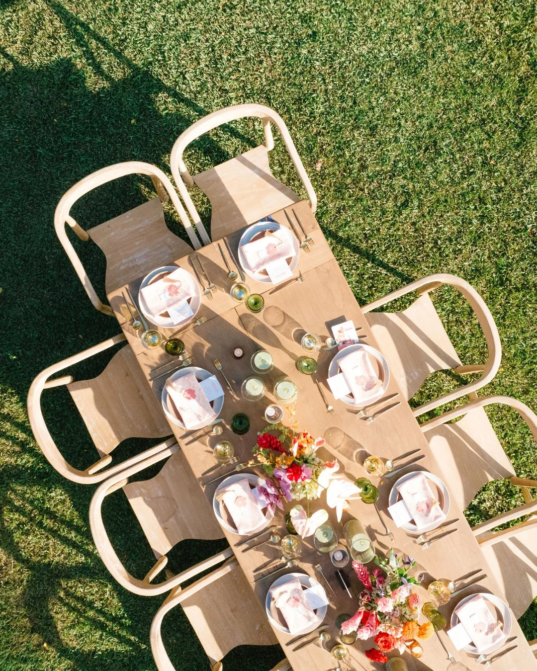 ⁠A closer look at Emily and Brandon&rsquo;s reception and tablescape details 💌⁠
⁠
Planning + Design: @opihilove⁠
Photography: @dmitriandsandra⁠
Videography: @drewwilliamsweddings⁠
Content Creator: @mauisocialmedia_bts⁠
Bride&rsquo;s Hair: @lokahicol