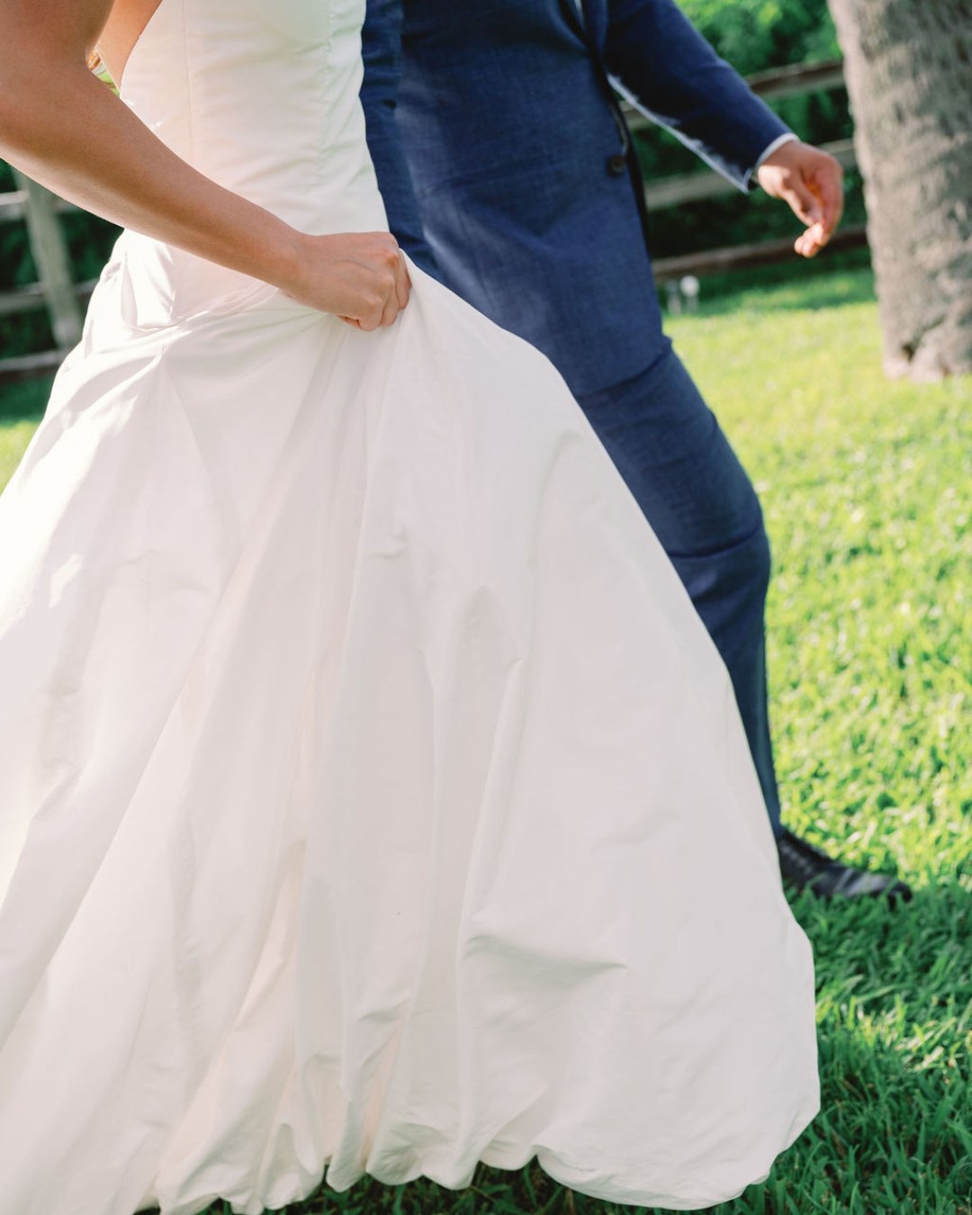 Stepping into 2026 &amp; 2027 wedding planning, and we&rsquo;re ready to bring your dreams to life ✨⁠
We would love to help tell your story and celebrate your love in paradise. 🌺🤍⁠
⁠
Planning &amp; Design @opihilove ⁠
Venue @montagekapalua⁠
Florals