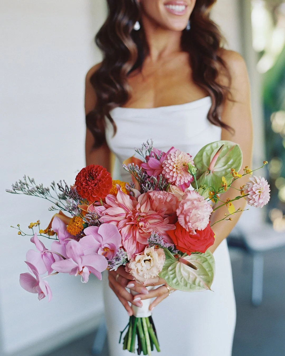 Soft blooms, timeless romance, and island beauty 🌺⁠
⁠
Planning + Design: @opihilove⁠
Photography: @dmitriandsandra⁠
Videography: @drewwilliamsweddings⁠
Content Creator: @mauisocialmedia_bts⁠
Bride&rsquo;s Hair: @lokahicollective @hairbymandahart⁠
Br