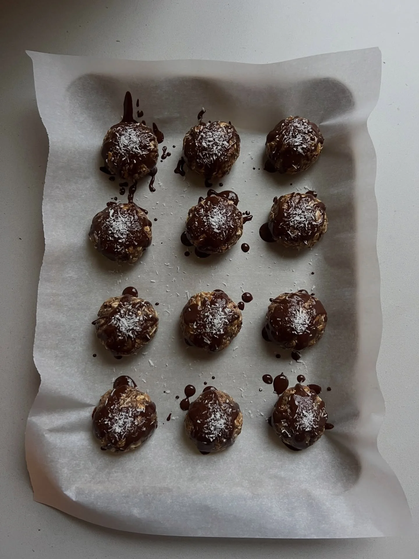 Almond Joy Energy Bites gluten-free, dairy-free, refined sugar&ndash;free option, no-bake, high-fibre, blood sugar&ndash;balanced, gut-supportive

a simple no-bake snack made entirely from whole-food ingredients. they&rsquo;re soft, chewy, and natura