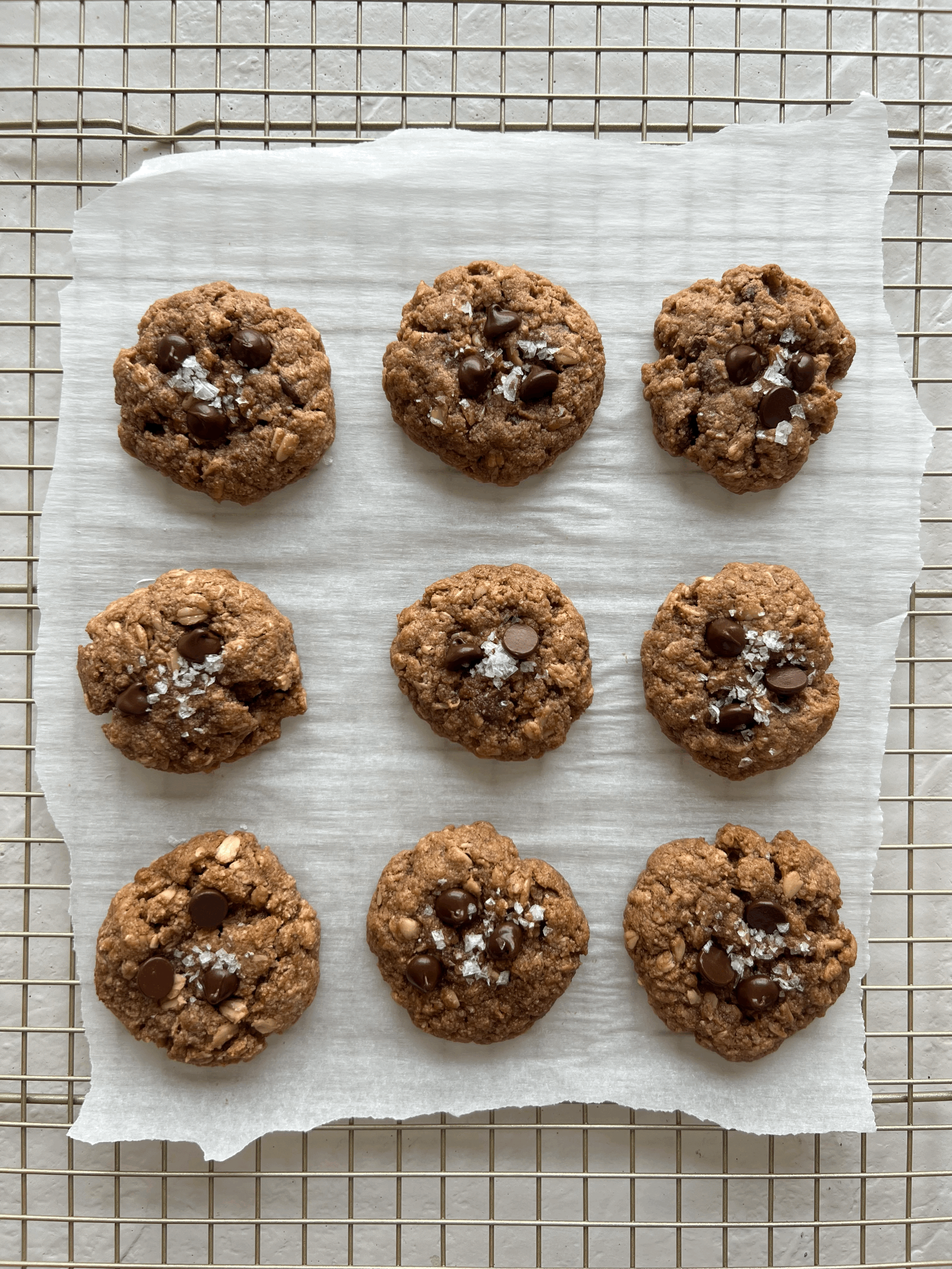 Chewy Salted Almond &amp; Oatmeal Chocolate Chip Cookies