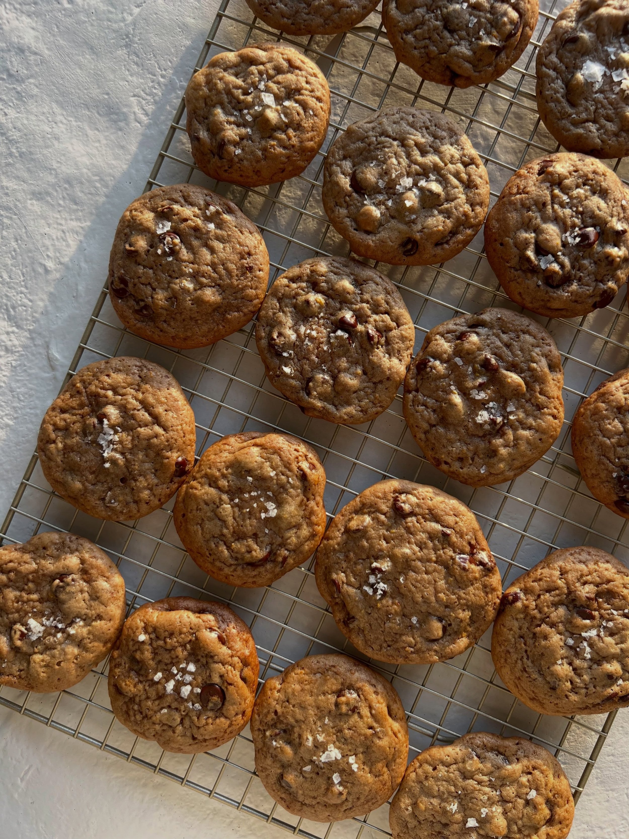 if there&rsquo;s one cookie recipe you keep in your back pocket, make it this one 🍪

these are truly everything i want a chocolate chip cookie to be. soft + chewy in the middle, lightly golden around the edges, loaded with melty dark chocolate and f
