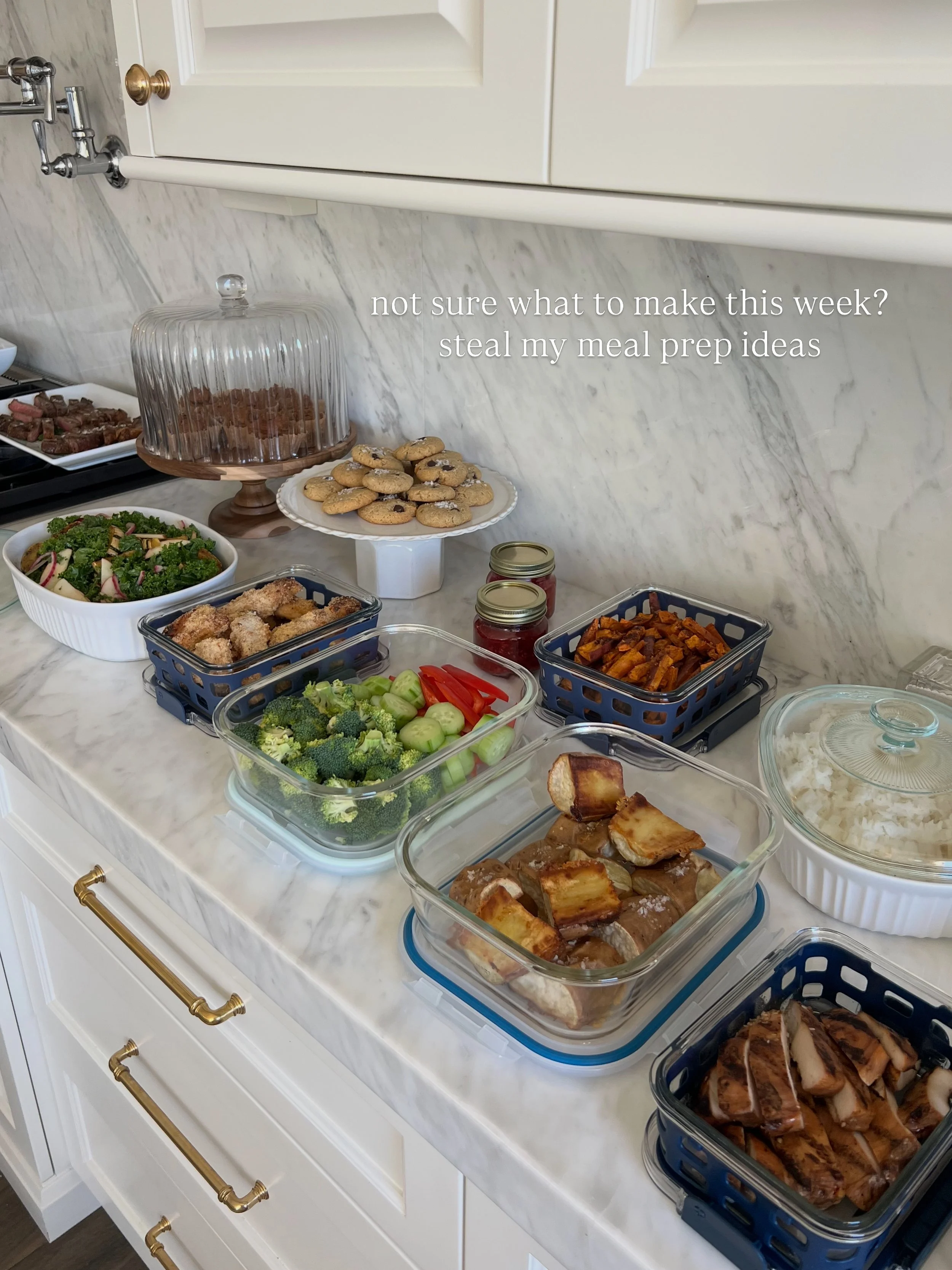 steal my meal prep formula from a private chef 👩🏻&zwj;🍳

after prepping food for families every week, one thing I&rsquo;ve learned is that good meal prep isn&rsquo;t about eating the same chicken, rice + broccoli for five days straight. the goal i