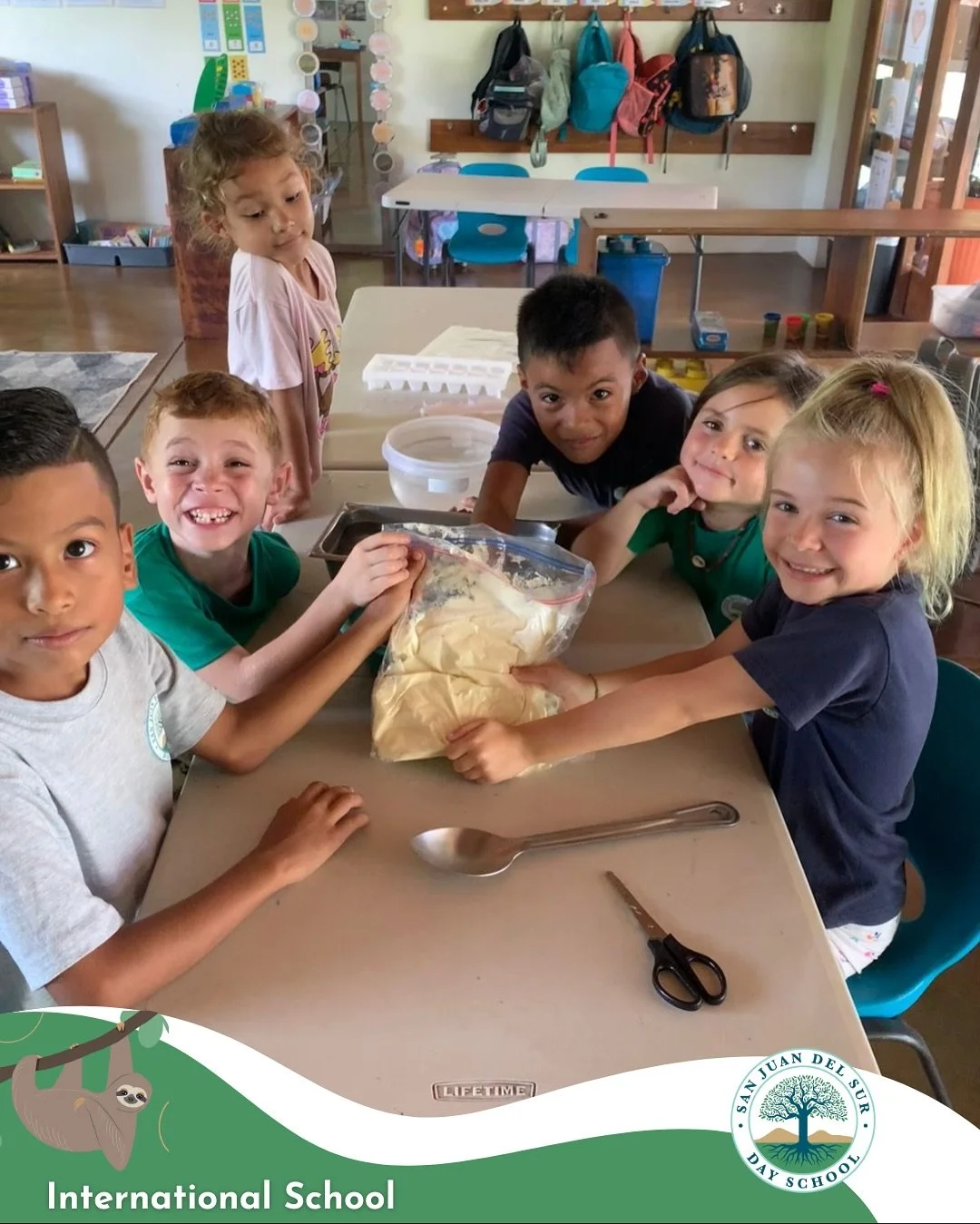 First Grade &ndash; The Monos Class 🐒
The Monos have been learning how animals survive in freezing places! To explore this, they did a fun science experiment called the &ldquo;Blubber Glove.&rdquo; ❄️

Using fat (shortening) and ice water, students 