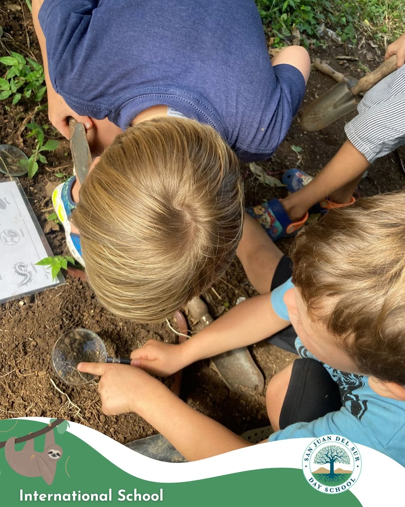 Compost, magnifying glasses, and a lot of curiosity! 🌱

We got to see how decomposers do the real work of recycling nature. 🪱🔍
.
.
.
.
#sustainability #learningbydoing #greenschool #nicaragua #sanjuandelsur #kids