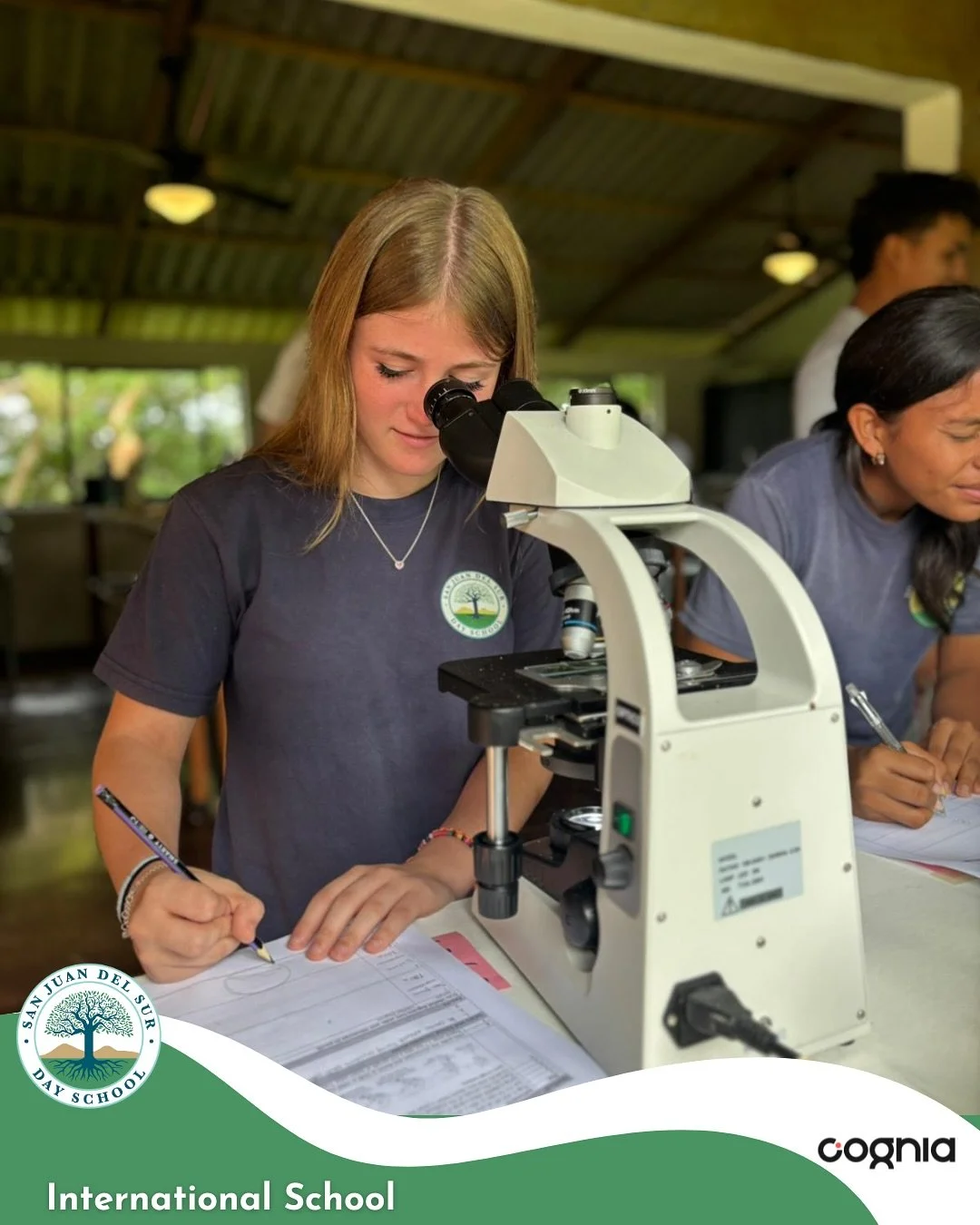More than half of the world&rsquo;s oxygen comes from the ocean! 🪸

Our 11th and 12th graders saw it up close &mdash; studying photosynthesis through marine producers under the microscope. 🔬

#marinestudies #scienceinaction #curiousminds #highschoo