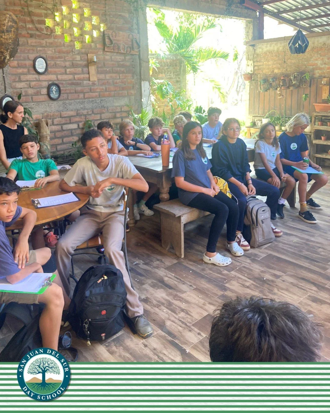 Our Food Technology class stepped out of the classroom and into the kitchen at Machete Market Caf&eacute; for an incredible hands-on learning experience! 

Students learned how to make chocolate chip cookies and were introduced to the art of sourdoug