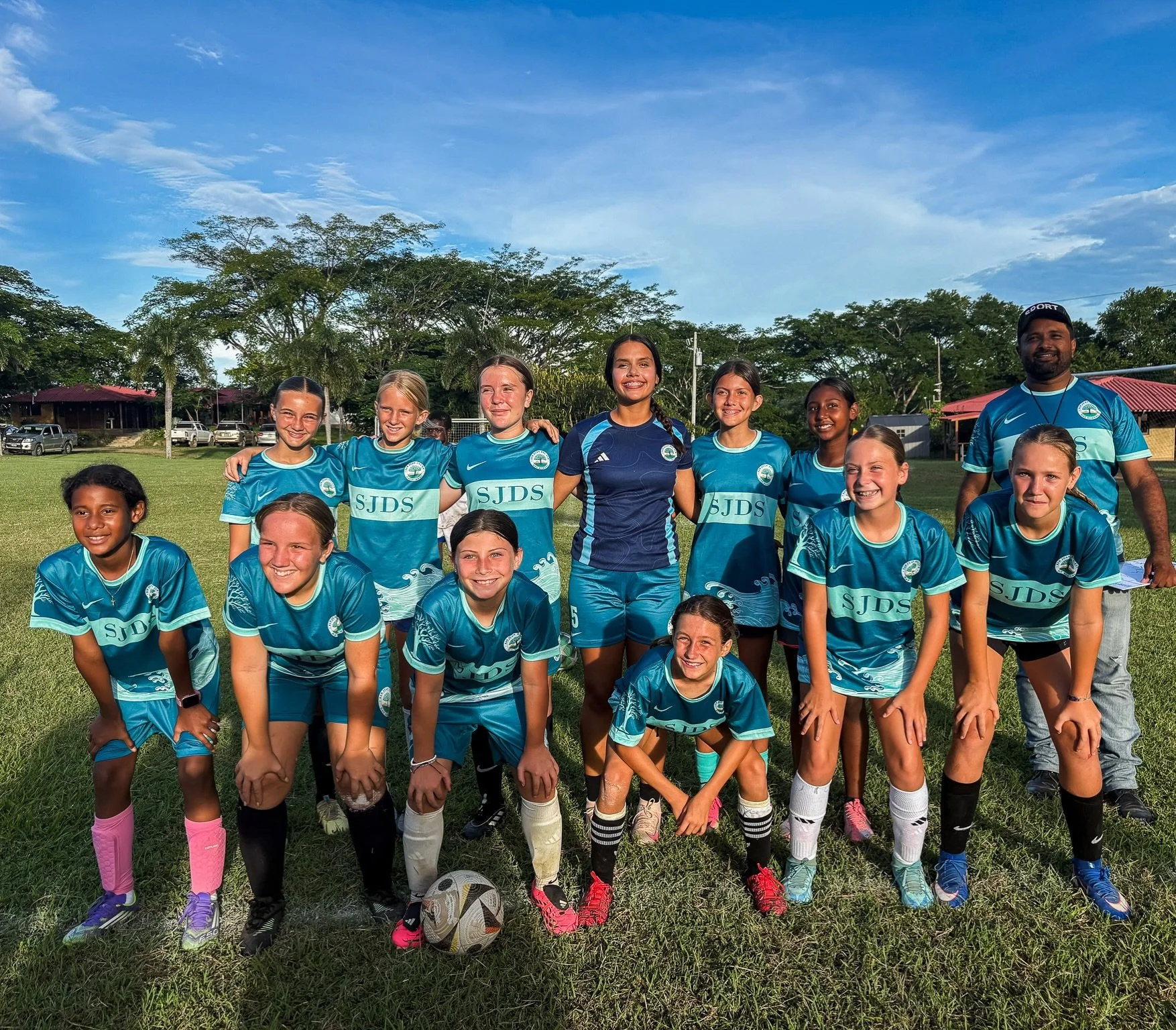 Fresh off an exciting run in the MINED School Games, where this group of Upper Primary/Middle School girls advanced to the Rivas Department tournament, the team picked up another win last week, beating a neighboring school 4&ndash;0 in a friendly mat