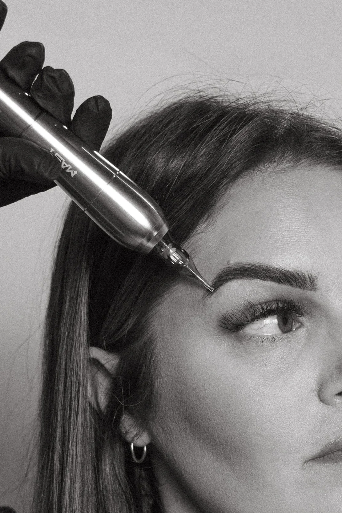 Microblading vs. Brow Tattooing: What’s the Difference?