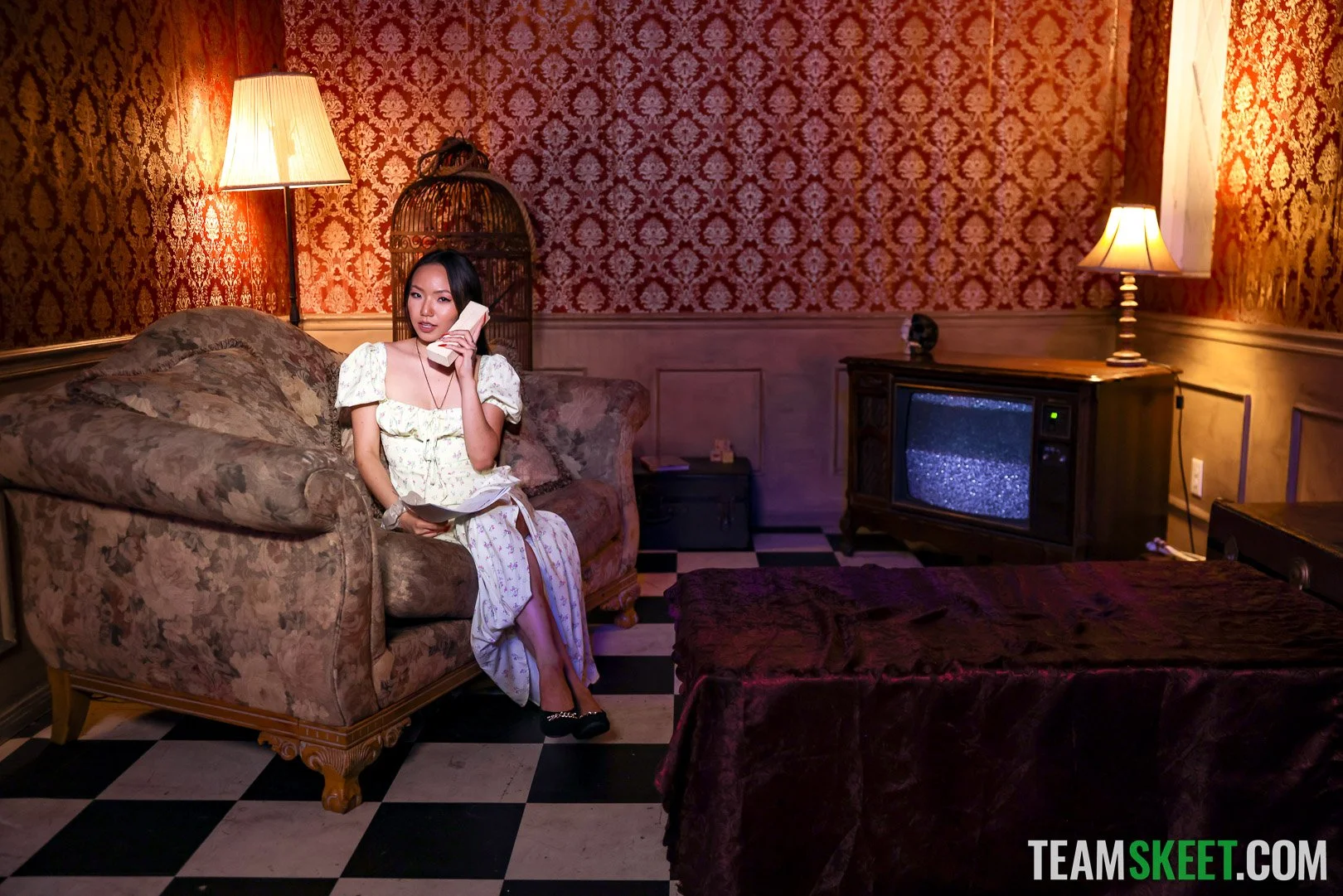 exxxtrasmall_asia_lee_001.jpg