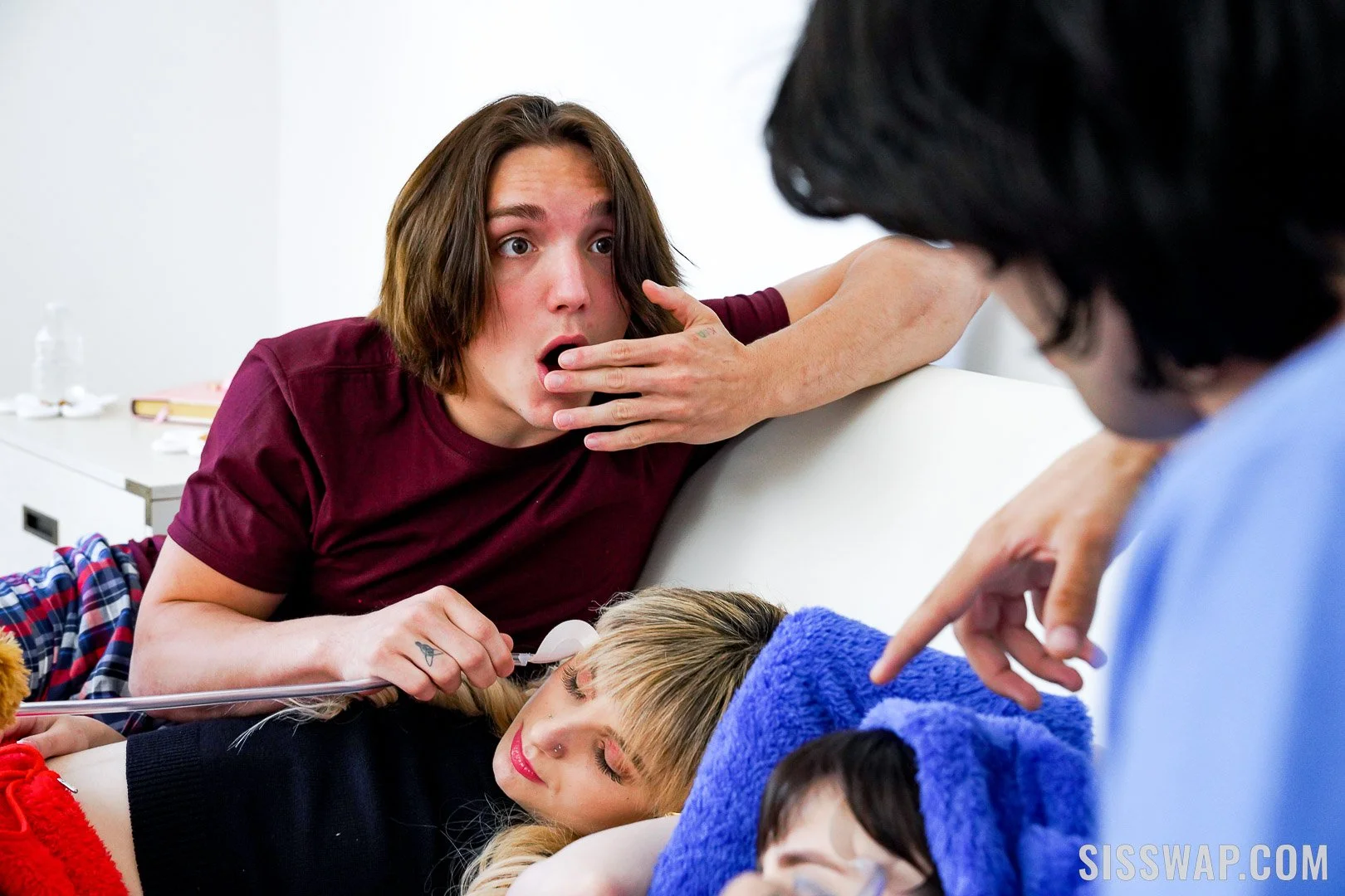 sisswap_evie_christian_and_lana_smalls_066.jpg