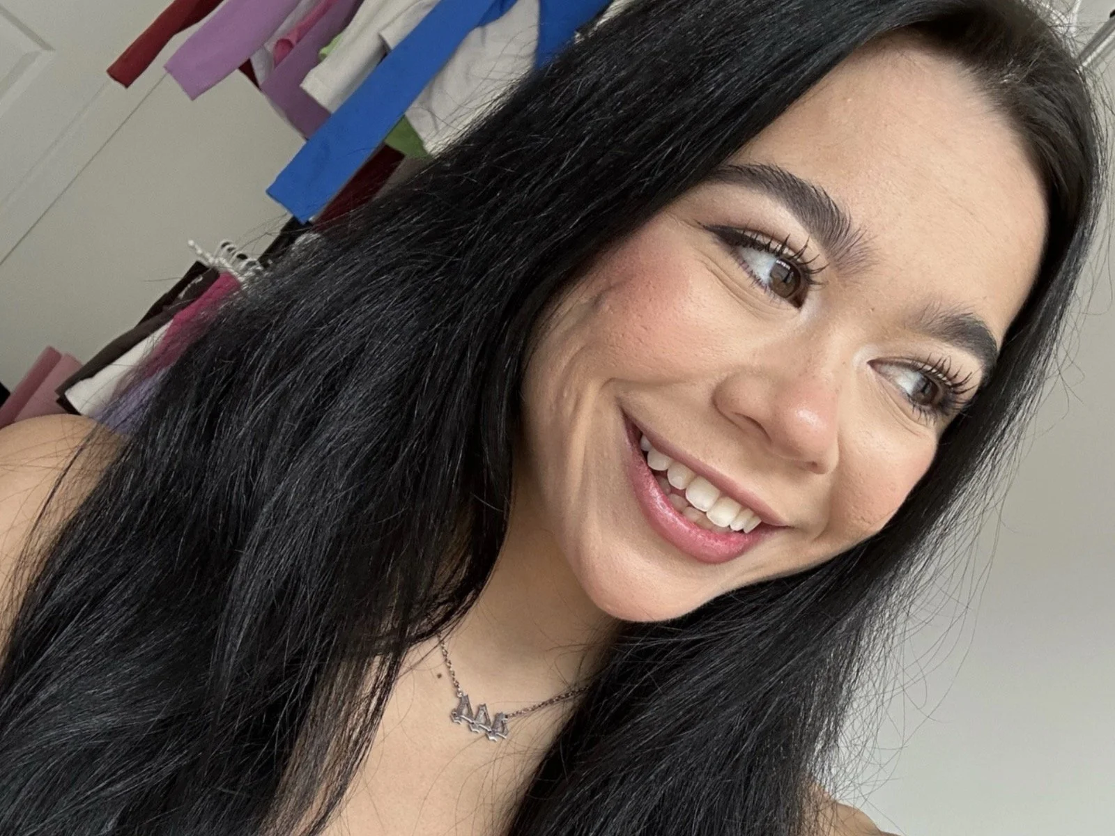 Bree Arson: It’s all happy vibes and solid smiles from the Toronto teaser
