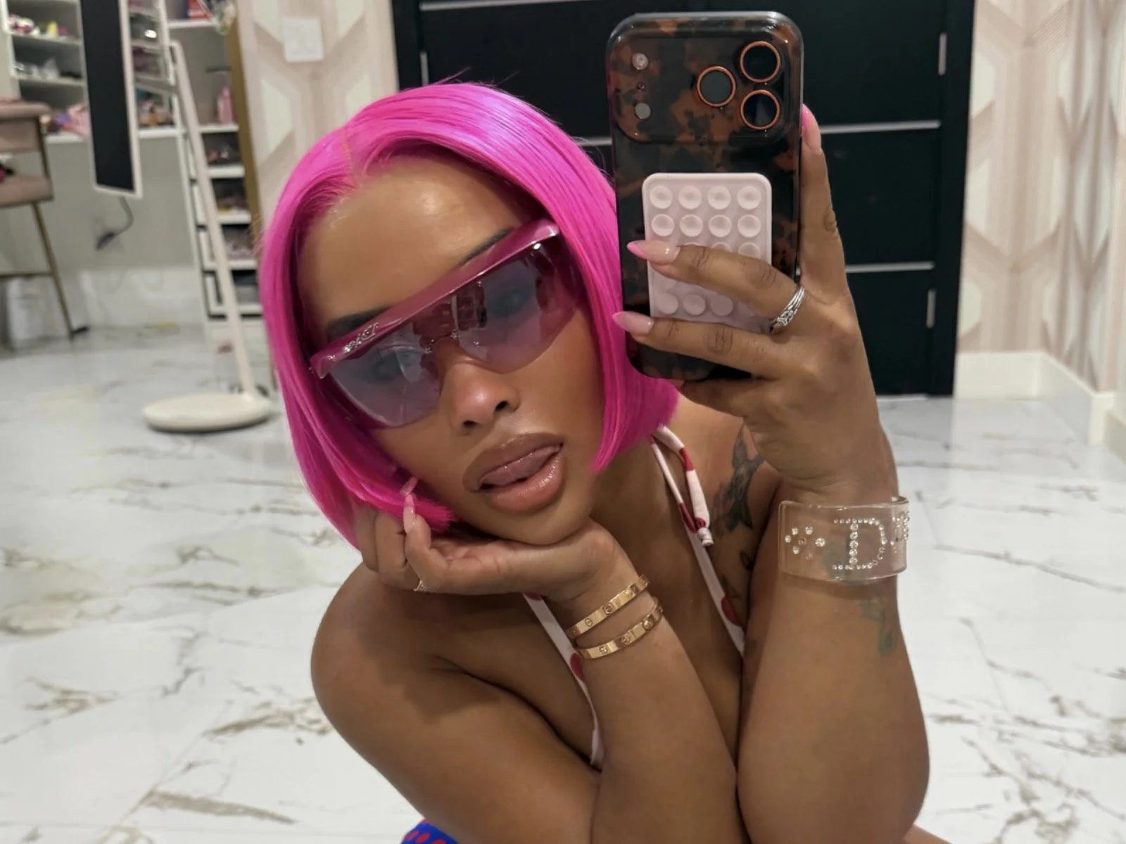 DreamDoll: The only baddie worthy of the weekend goals flexing is showing out for 48 hours