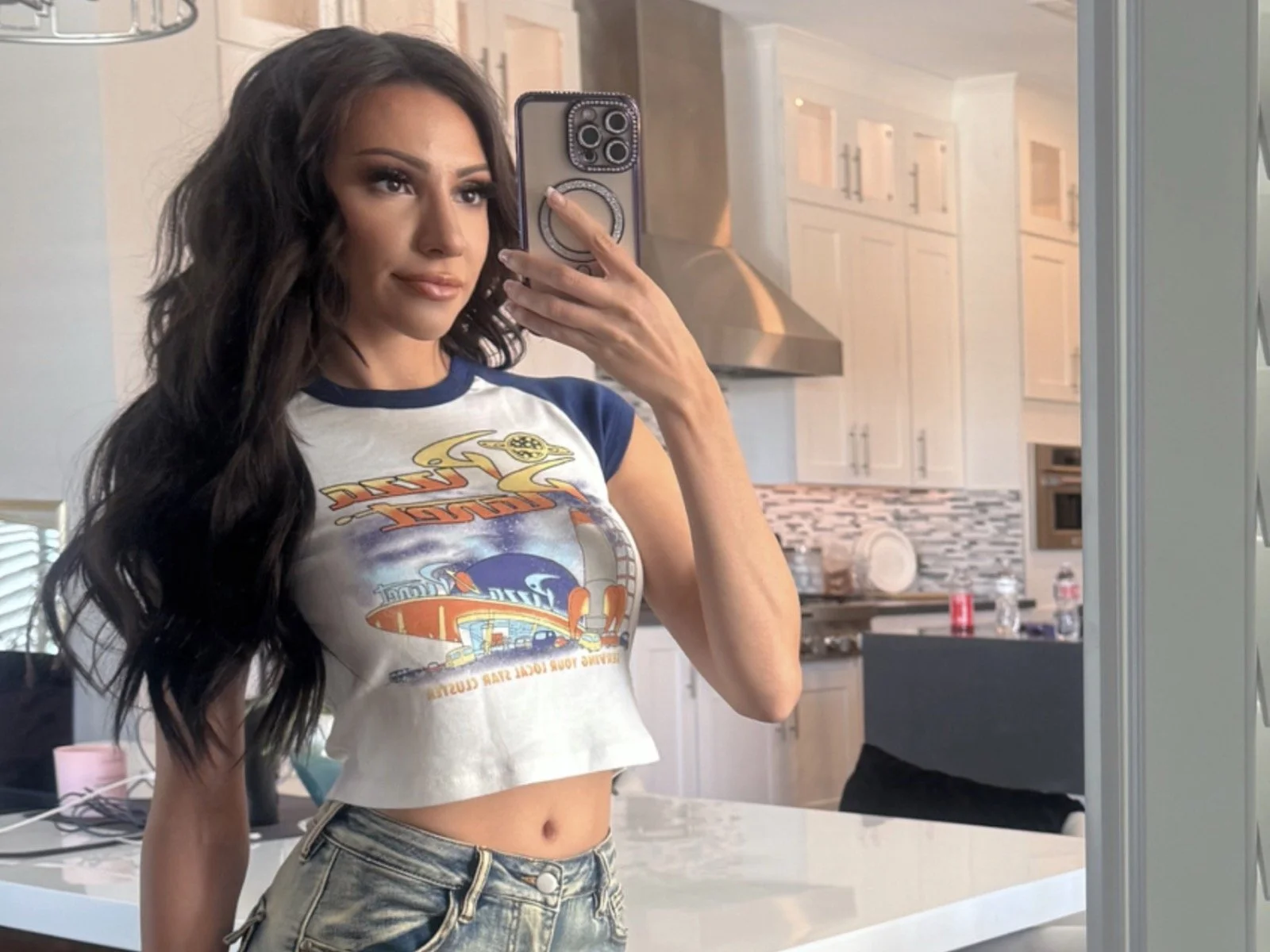 Hime Marie: It’s all about the pizza-inspired t-shirt selfies in these pics