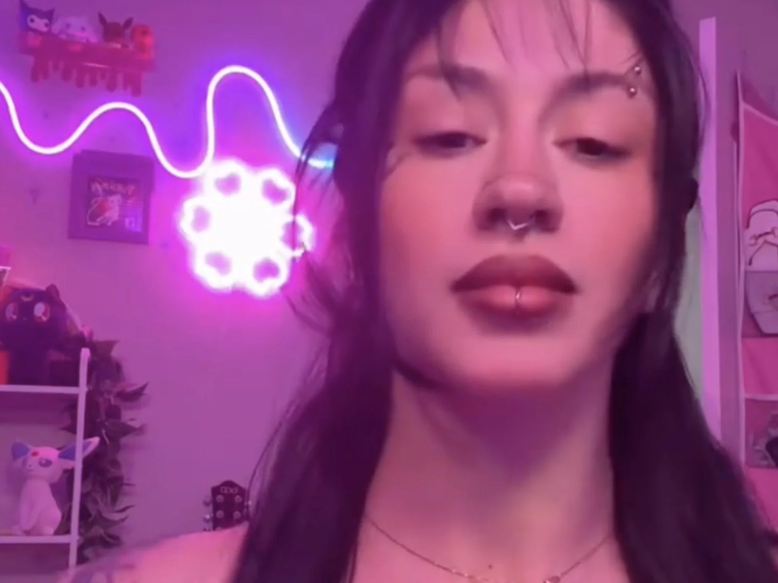 Luna Baby: It’s gamer girl vibes on display here