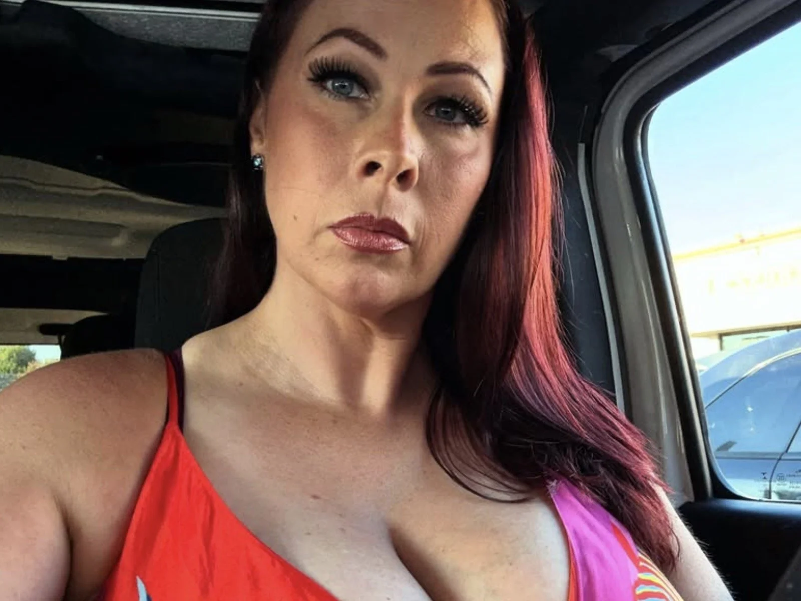 Gianna Michaels: The living Adult legend is glowing with the car selfie goals