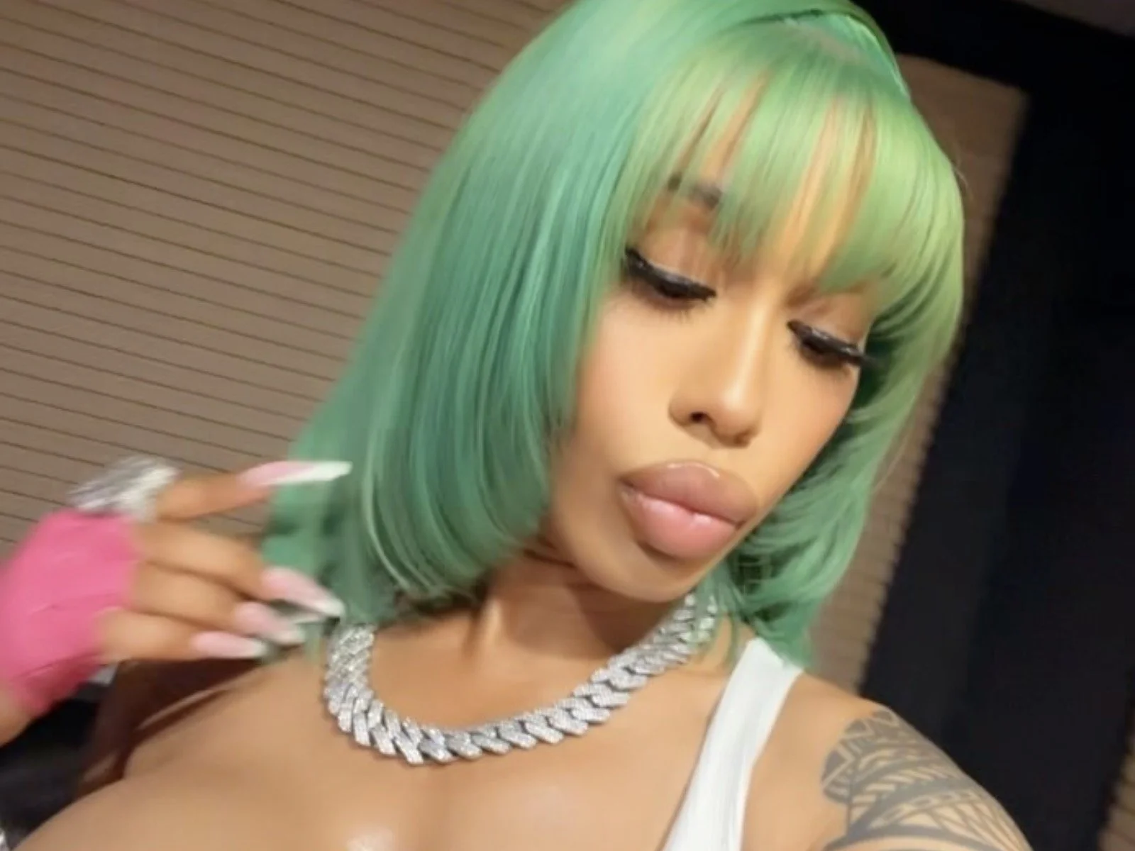 Paris Richards: It’s the perfect jaw-dropping glow-up to get your Thursday moving