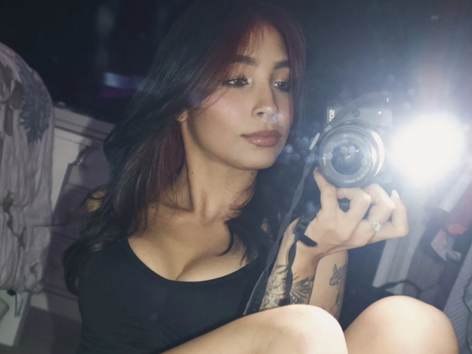 Ana Khalifa: It’s mirror selfies for the win