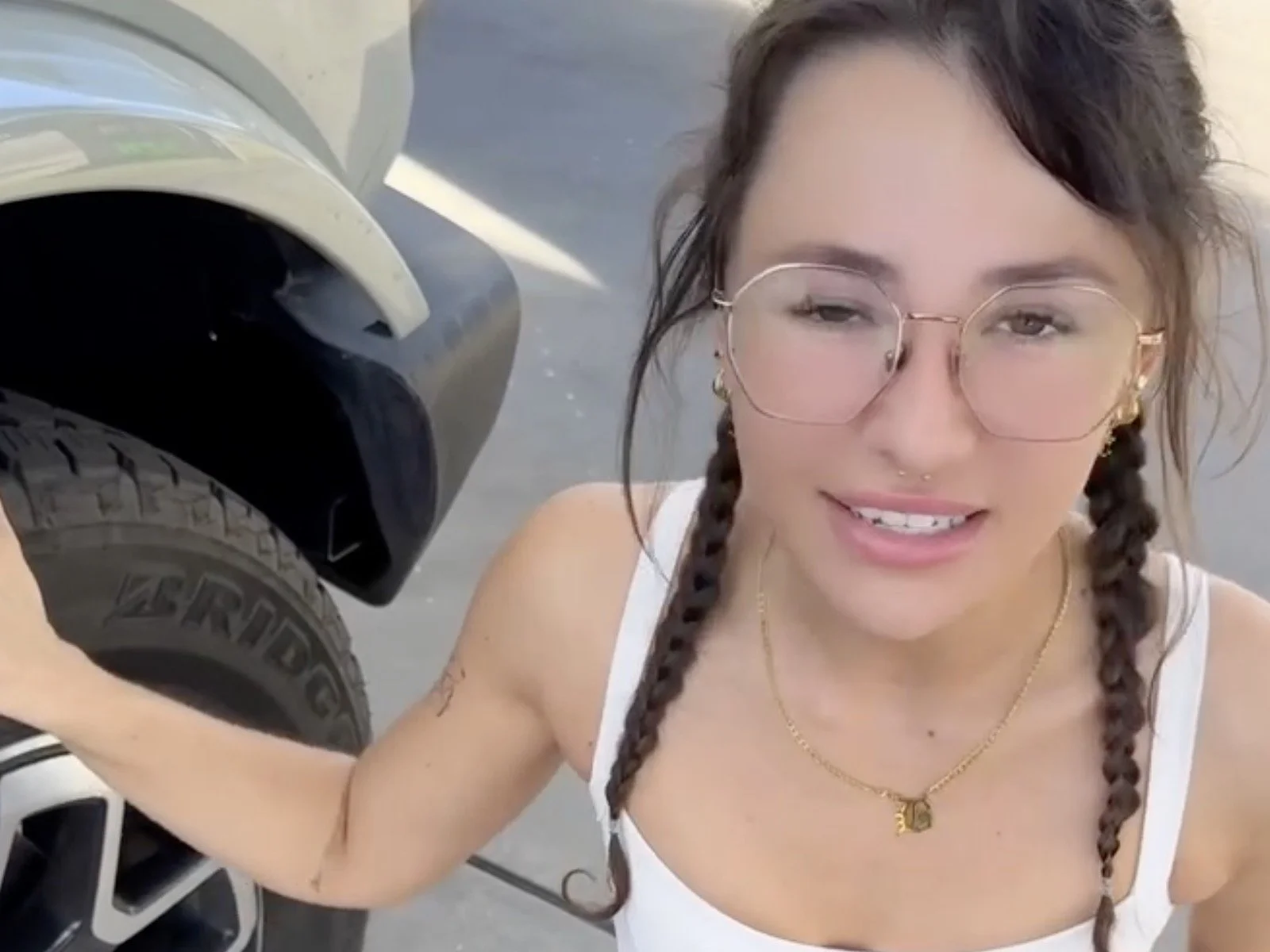 Liz Jordan The stunning baddie is here for your tire changing needs — Adult The Culture
