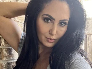 Ava Addams sneaking into the men’s bathroom is mind-blowing — Adult The