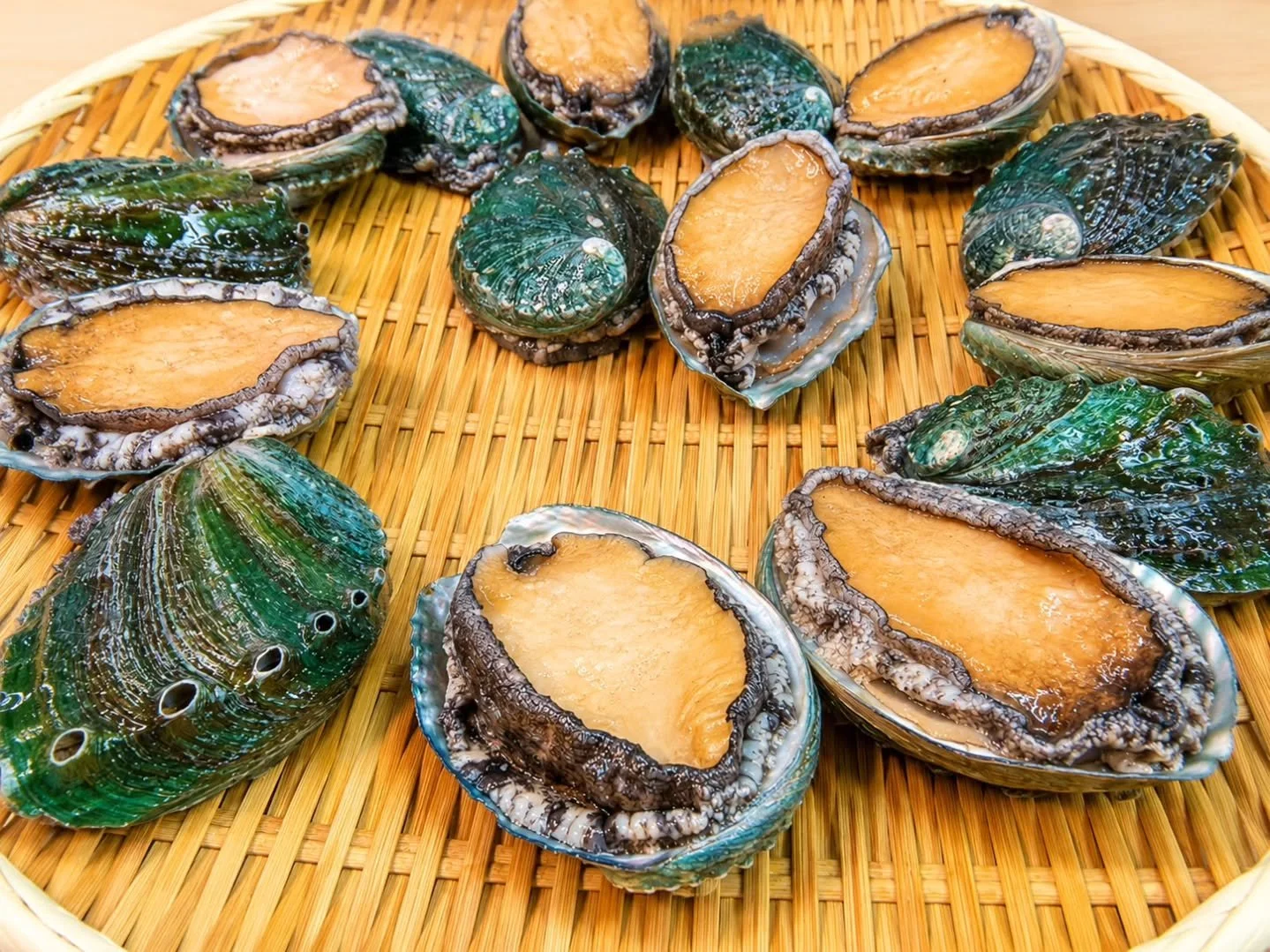 Awabi Sakamushi (Fresh Abalone)

Featuring seasonal Ezo Awabi from Hokkaido (80&ndash;90g), delicately steamed in sake and finished with a rich house-made liver sauce.

Available as part of our omakase experience and offered &agrave; la carte through