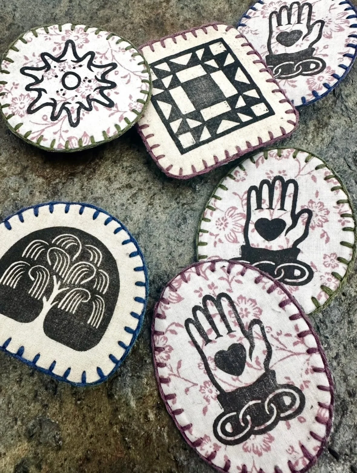 Catch me at the Yet Another Queer Pop Up Winter Market on December 13th ❄️ I&rsquo;ll have oodles of prints for you on a wide variety of surfaces&hellip;. Including some that slip perfectly into a stocking. 

&mdash;&mdash;&mdash;

Saturday, December