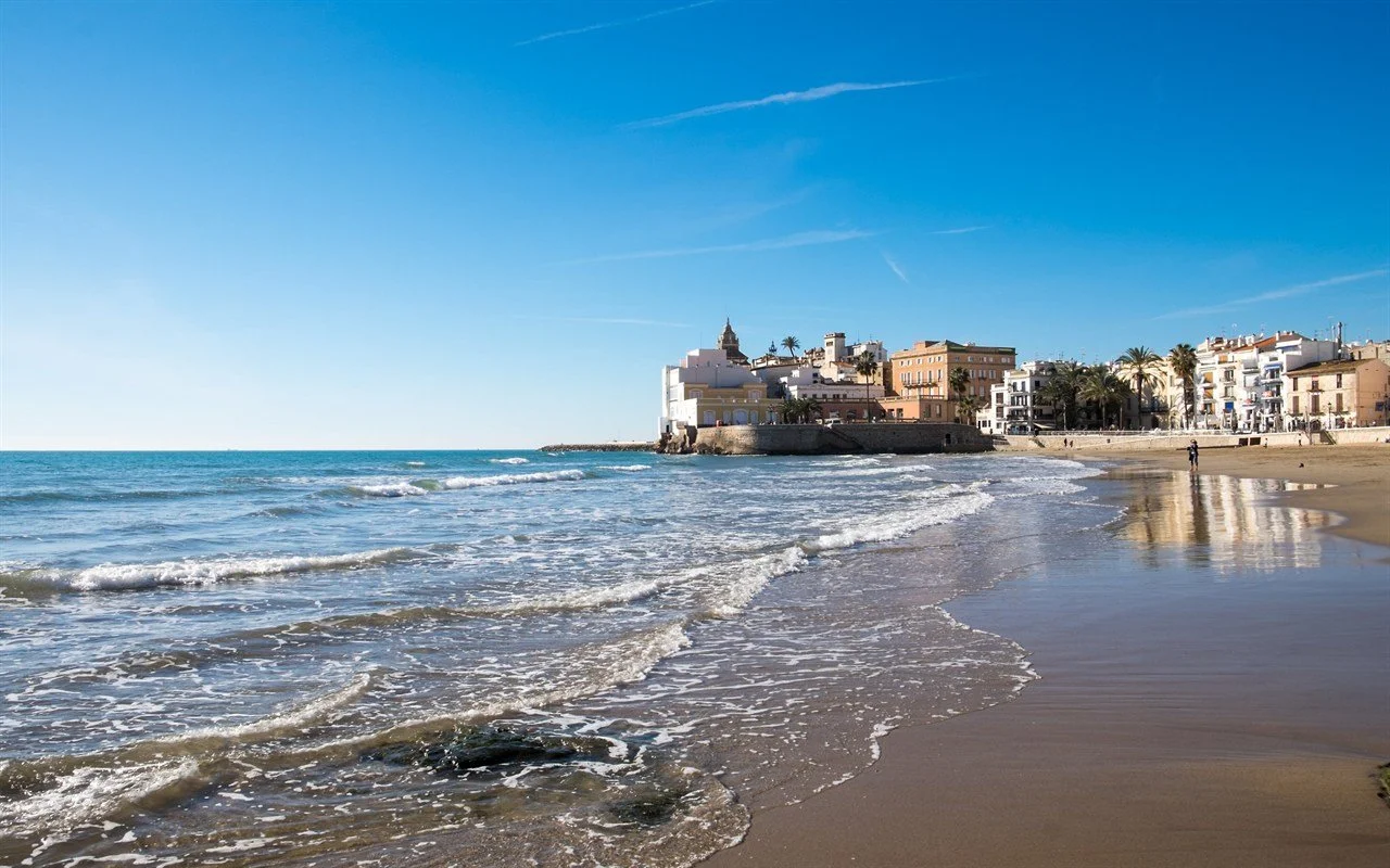 Best Beach Towns Near Barcelona: A Day Trip Guide