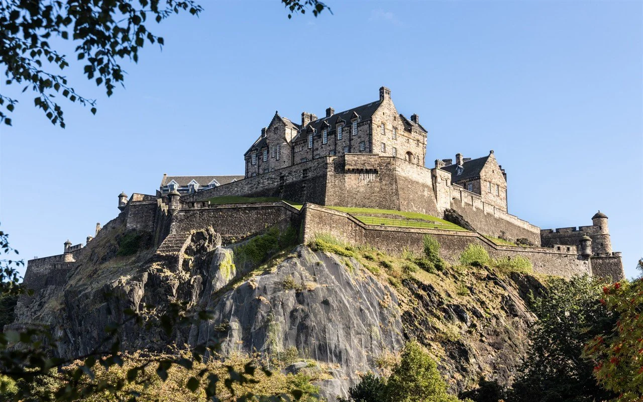 Where to Stay in Edinburgh: Picks and Stirling Day Trip