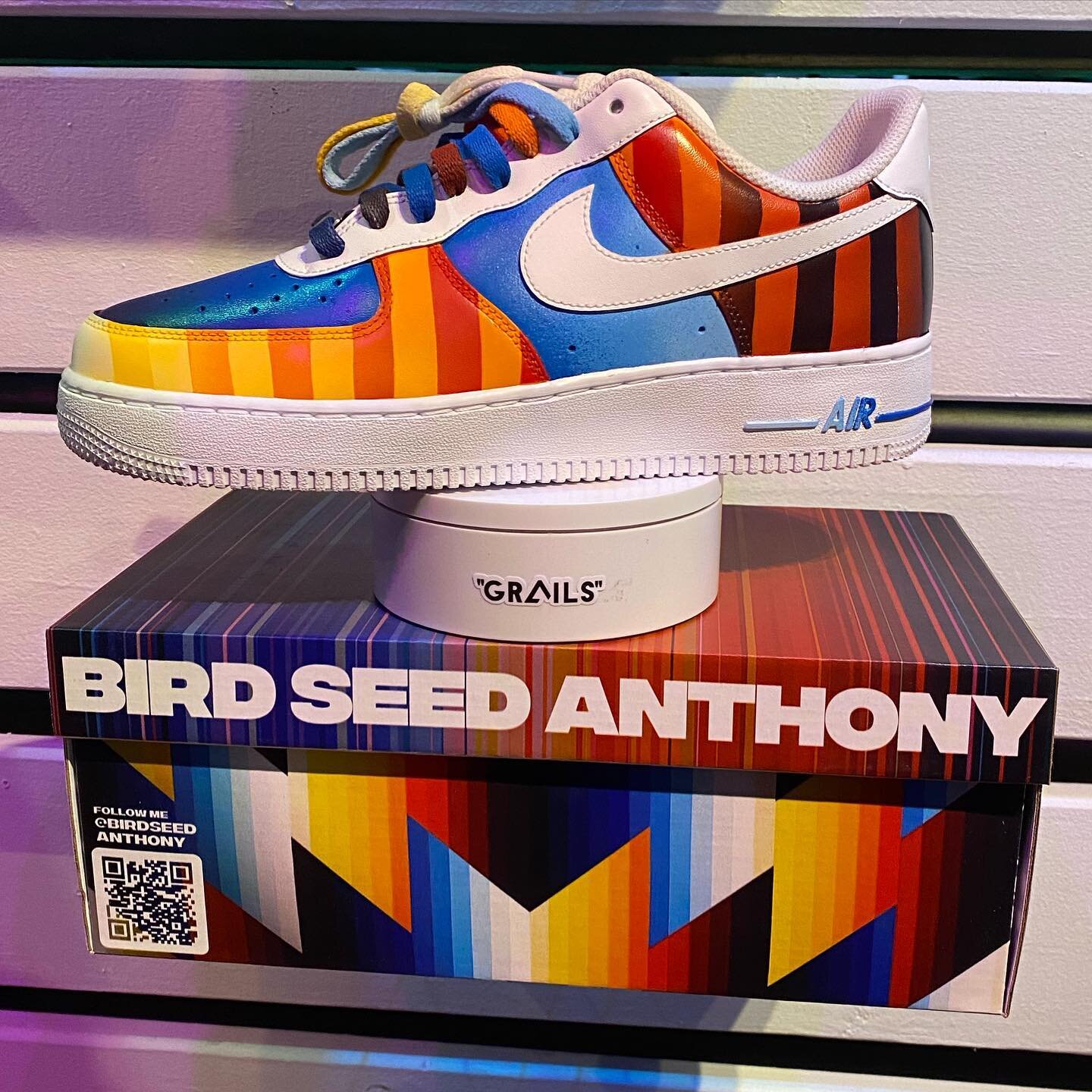 This year I customized a shoe along side many talented artists for the @grailsmiami sneaker wall. These will be auctioned off and the proceeds will go to help veterans. Thank you @willfluencer for the awesome opportunity.