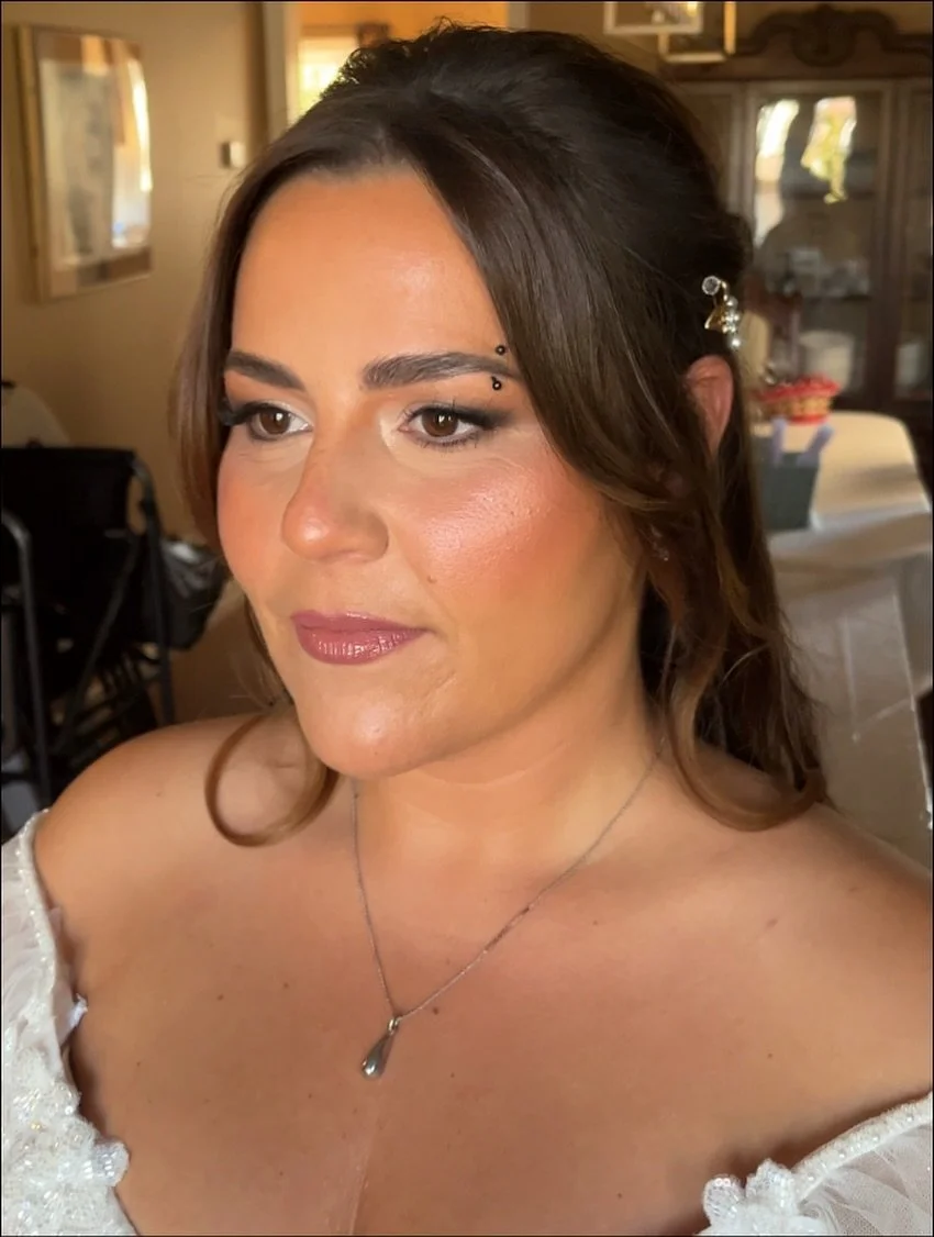 LINDSAY 🌸 

this girl is sunshine in human form, I absolutely loved creating this bridal look for her and spending the morning with her family and friends ☀️ 

as a fellow makeup enthusiast, Lindsay wanted soft glam with a bit more emphasis on the g