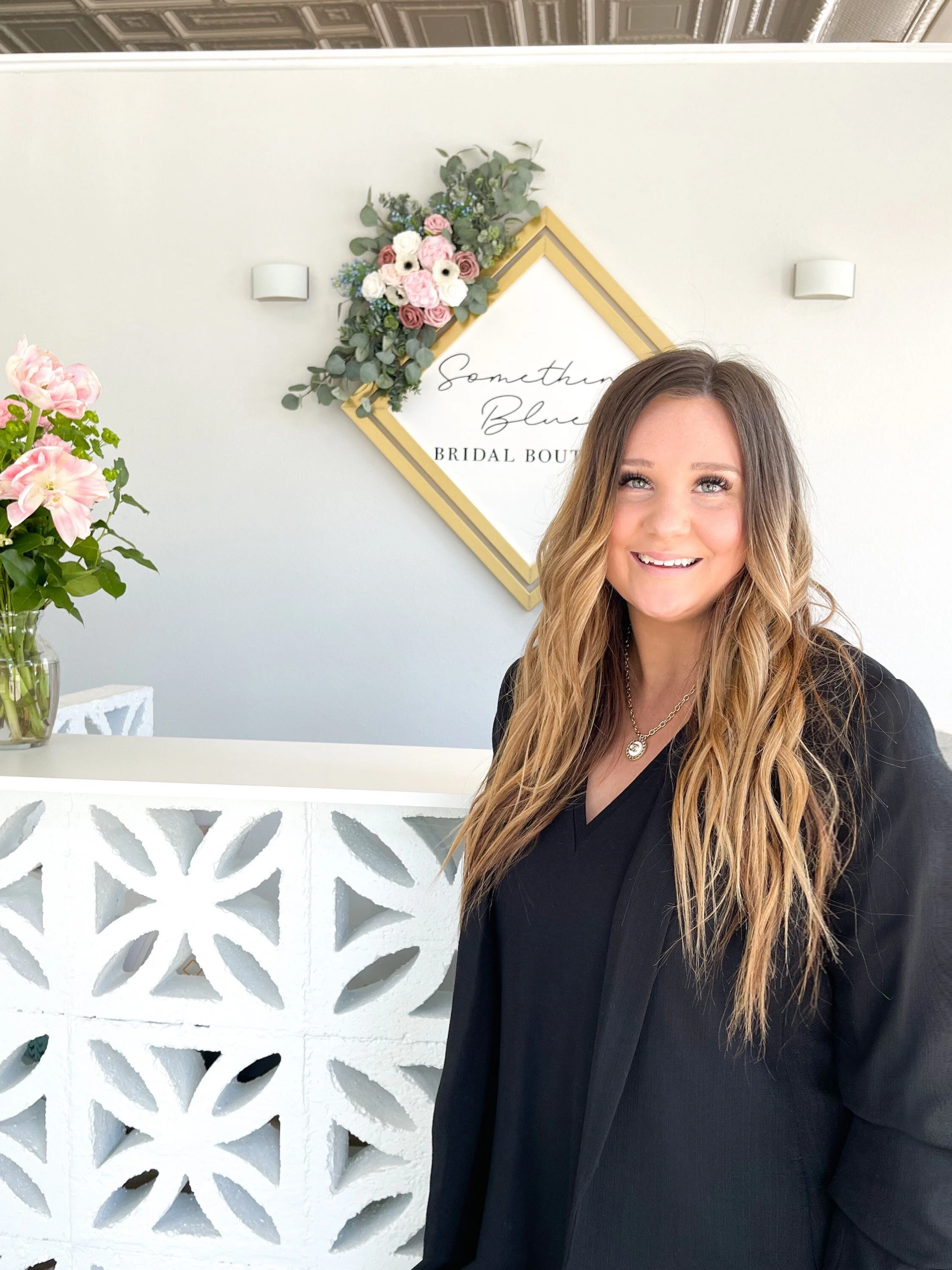 Dress Shopping With a Supportive Team, with Lauren Moss