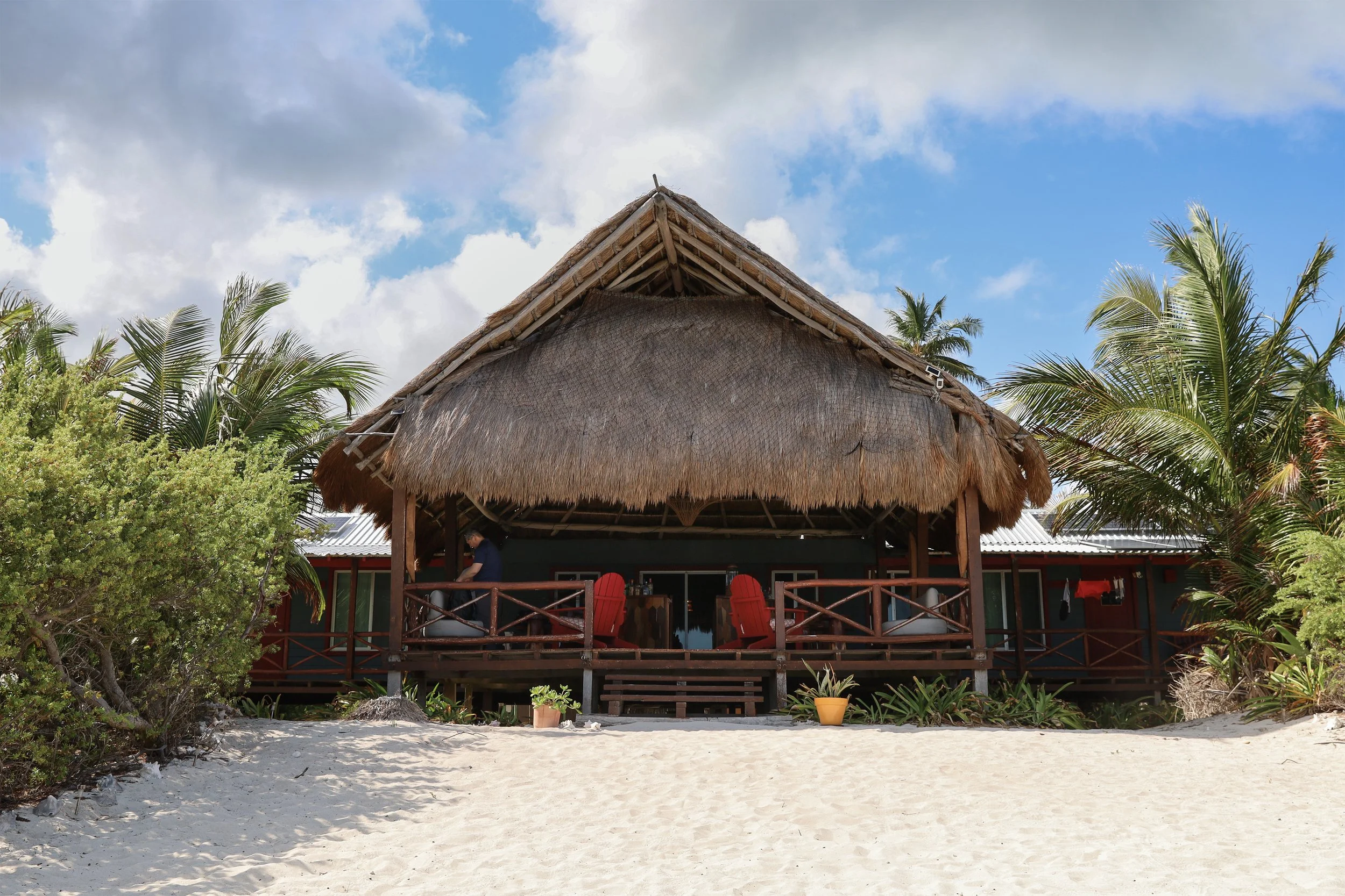ES_lodge_front_01.jpg