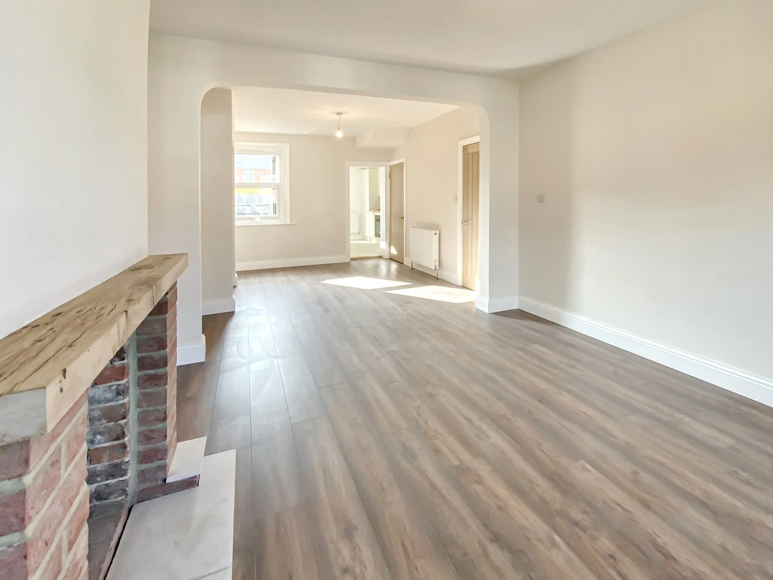 Longe Dining - Copy.jpg