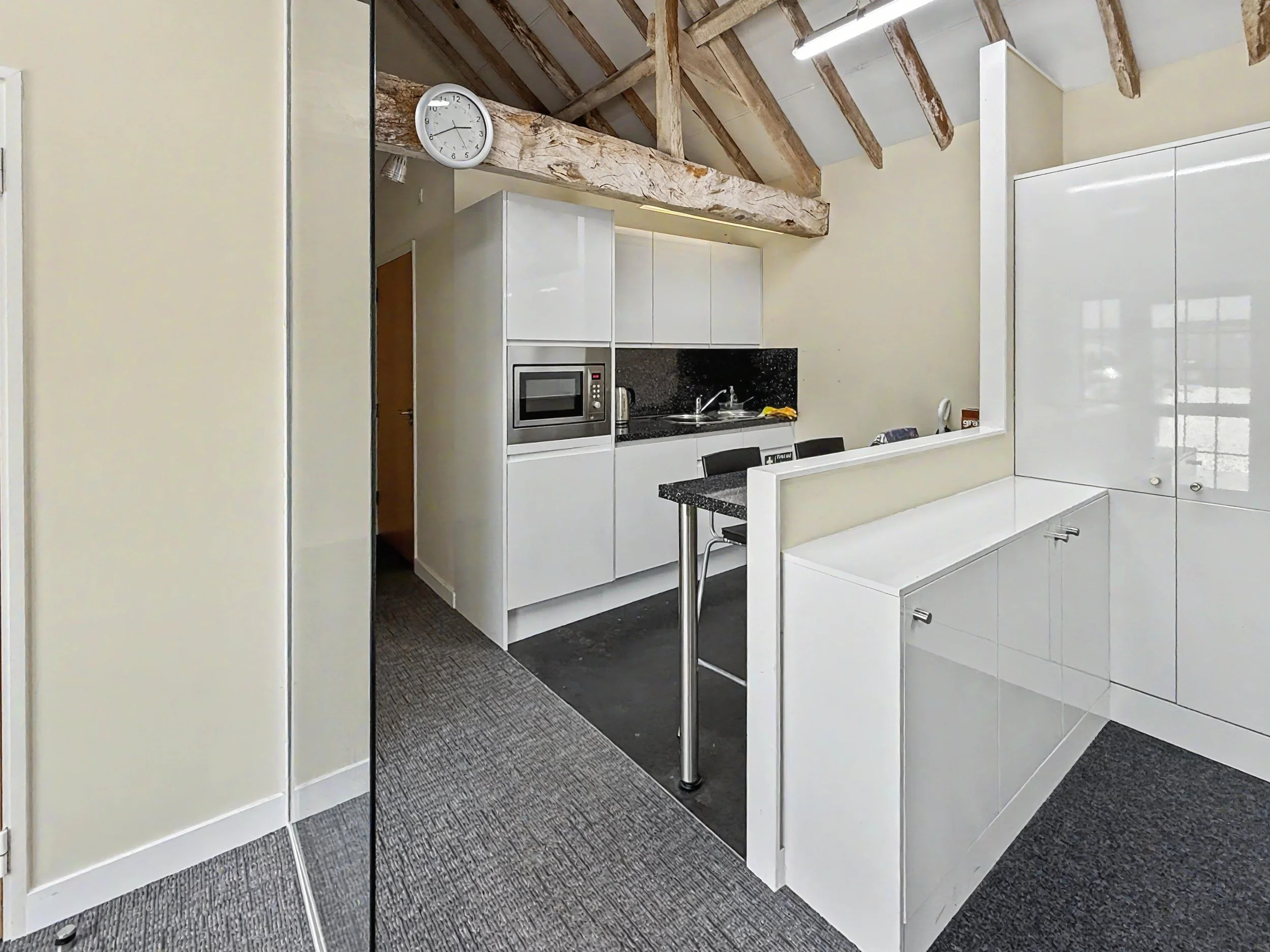 Kitchenette 1.jpeg