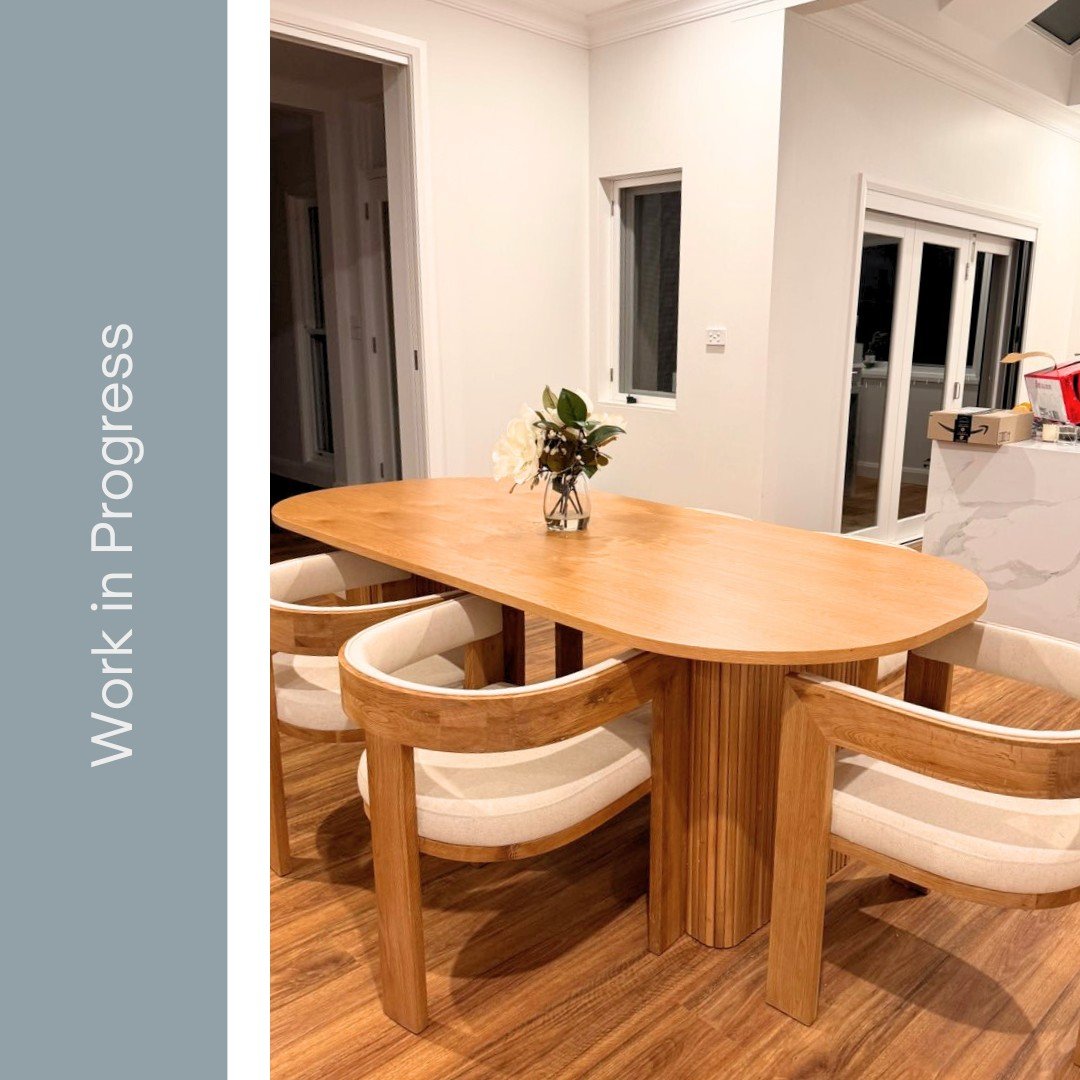 When the dining table and chairs arrive! 🫶

A dining table is often the place where we gather with family at the end of a long day, so it's incredibly important to make it a relaxing space where you'd want to sit for hours.  These dining chairs are 