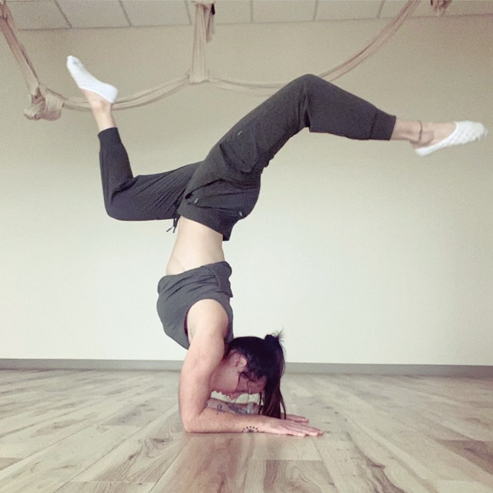 Exploring Arm Balances with Kate 
Sunday, April 28, 11AM 

Don&rsquo;t miss the last class in the &ldquo;Deepen your practice&rdquo; series this month! 

Perhaps you have seen the fancy upside down showcase of handstand and other gravity defying pose