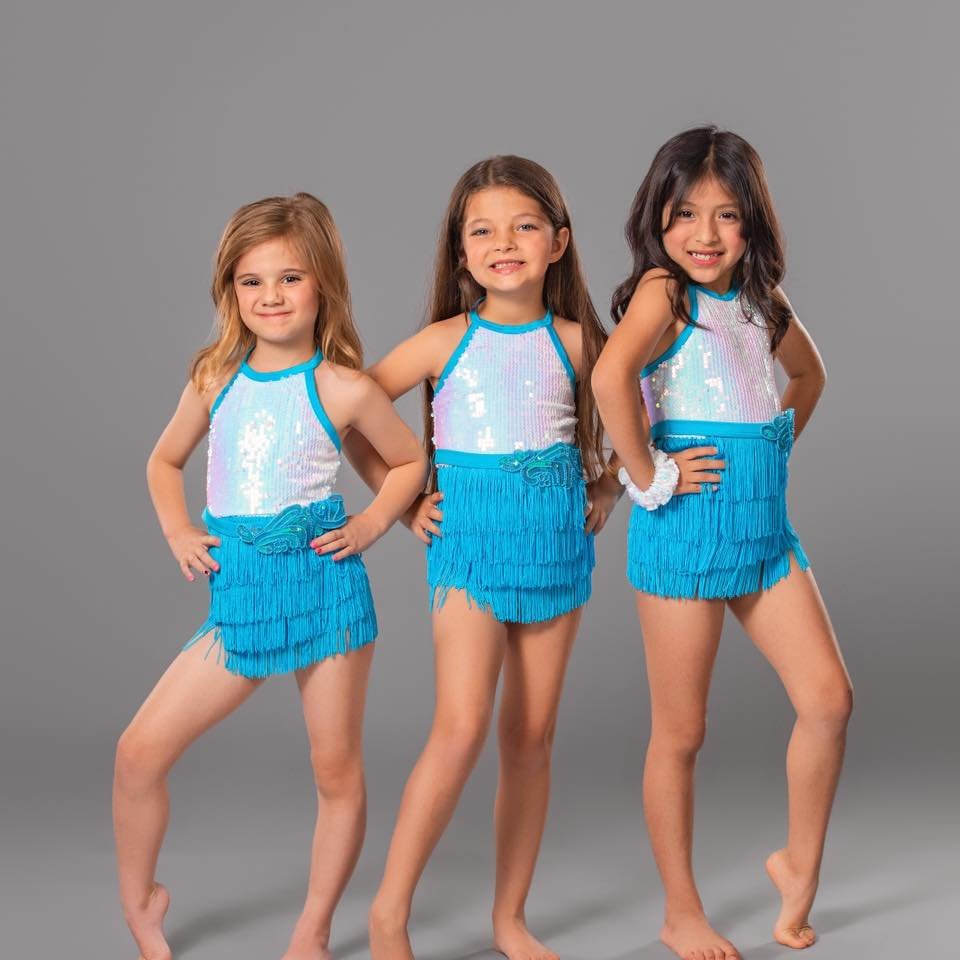Better late than never! ππ«
Showing off our tiniest stars from recital — our fabulous 4–6 year olds! They lit up the stage and stole our hearts. Thank you @tulsasportsphotographer for capturing the magic! ππΈπ
