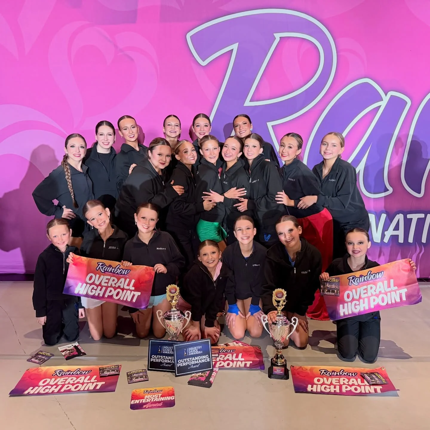 These GROUPS 🤩 to say we are proud is an understatement! Vault queens you all KILLED IT this weekend! Let&rsquo;s keep it going 🔥🫶🏼