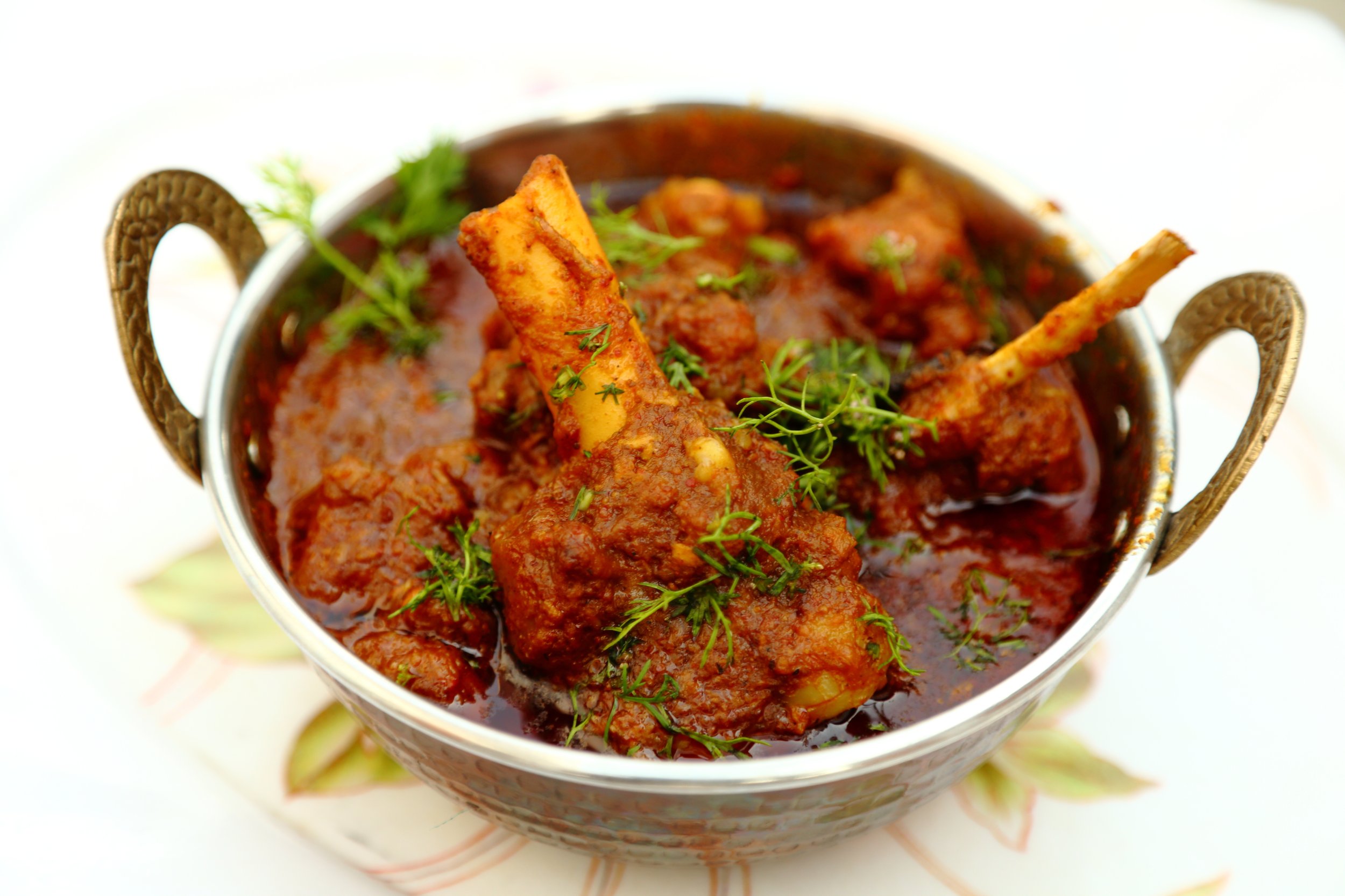 Мясо карри. Индийская кухня Роган Джош. Муттон карри. Lamb Karahi. Индийские мясные блюда.