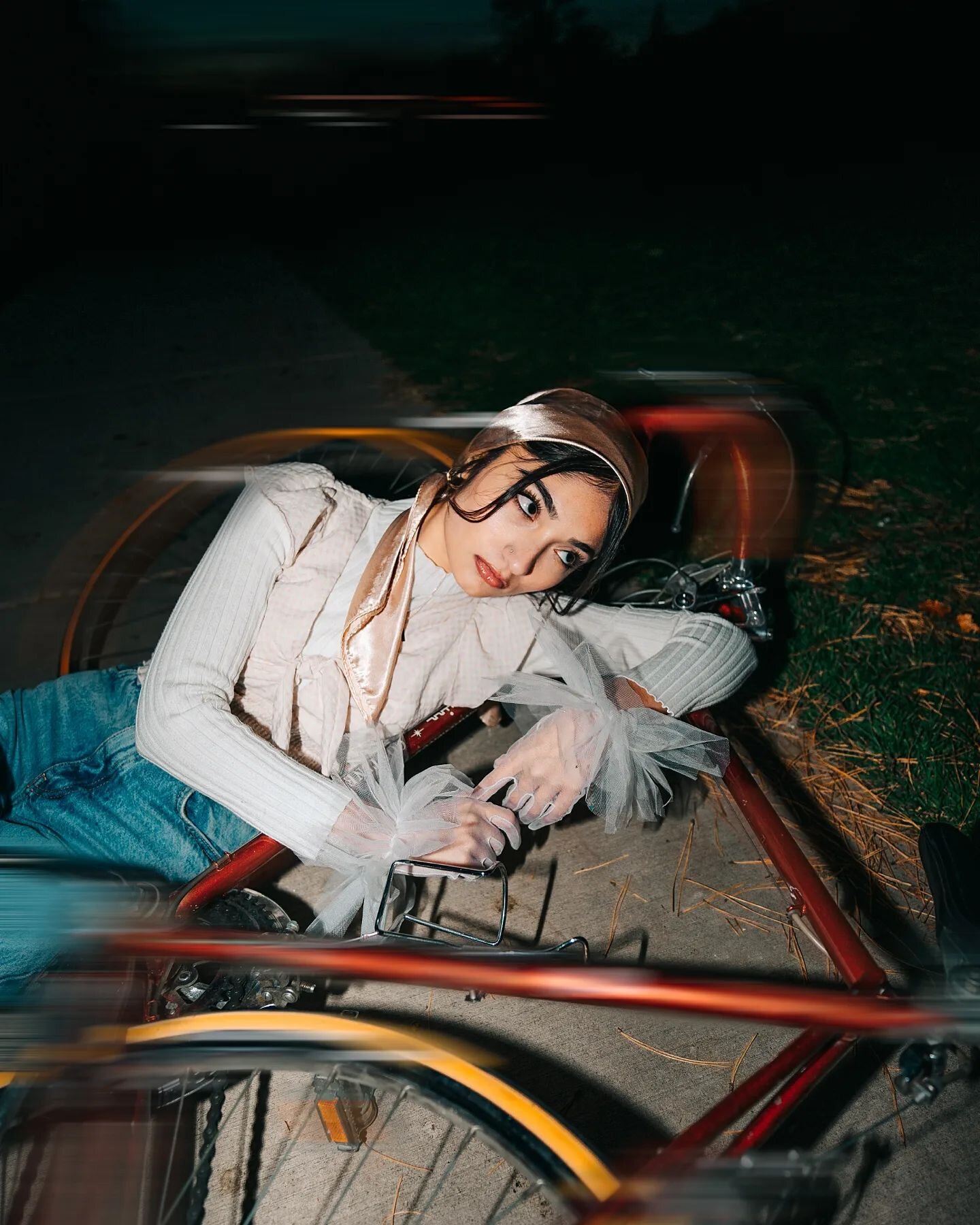 Feelin Dazed💫🌃

Absolutely loved creating this set with Dua. As I was editing I felt compelled to add this blurred effect on some of the shots! Anyone interested to see how I did it? Might make a lil vid about it, lemme know🙌

&bull;
Model: @itsdu