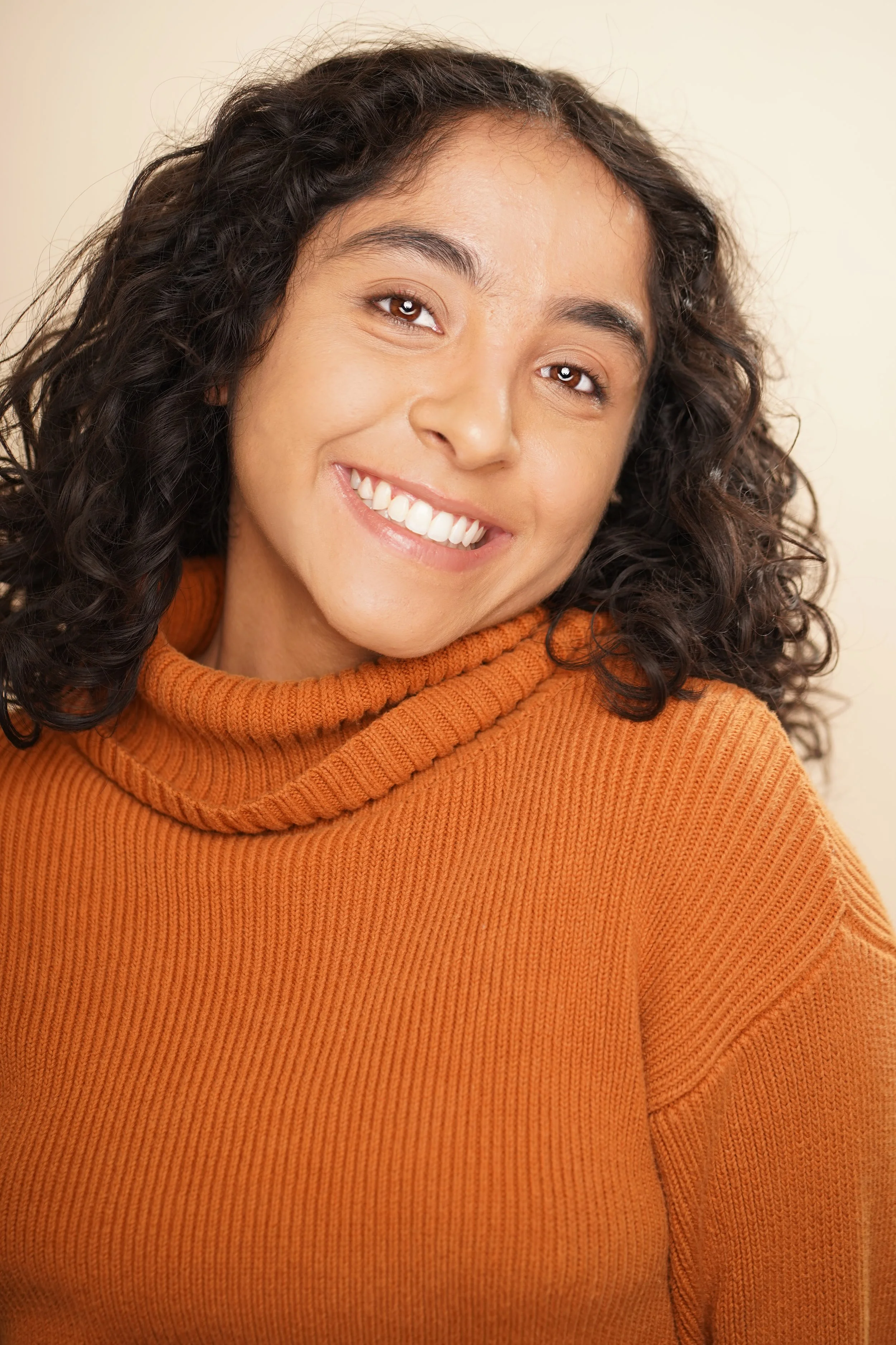 JeannetteSrinivasan_Headshot_Look 5.jpg