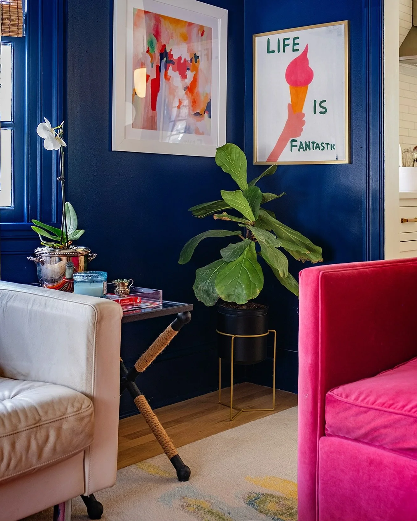 Ever wonder why certain corners feel &ldquo;finished&rdquo; while others just&hellip; don&rsquo;t?
It&rsquo;s all about balance&mdash;mixing texture, tone and scale so the eye has places to rest and roam.

If a vignette feels flat, try adjusting one 