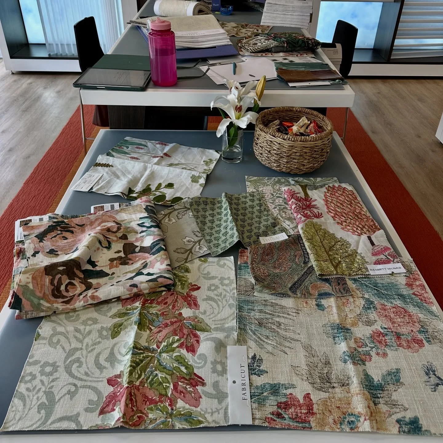 Still life of a sourcing sesh for two clients with two very different windows but one common pain point: figuring out what works together. 

Searching and searching had sent one client down a frustrating online rabbit hole&hellip;sound familiar? We h
